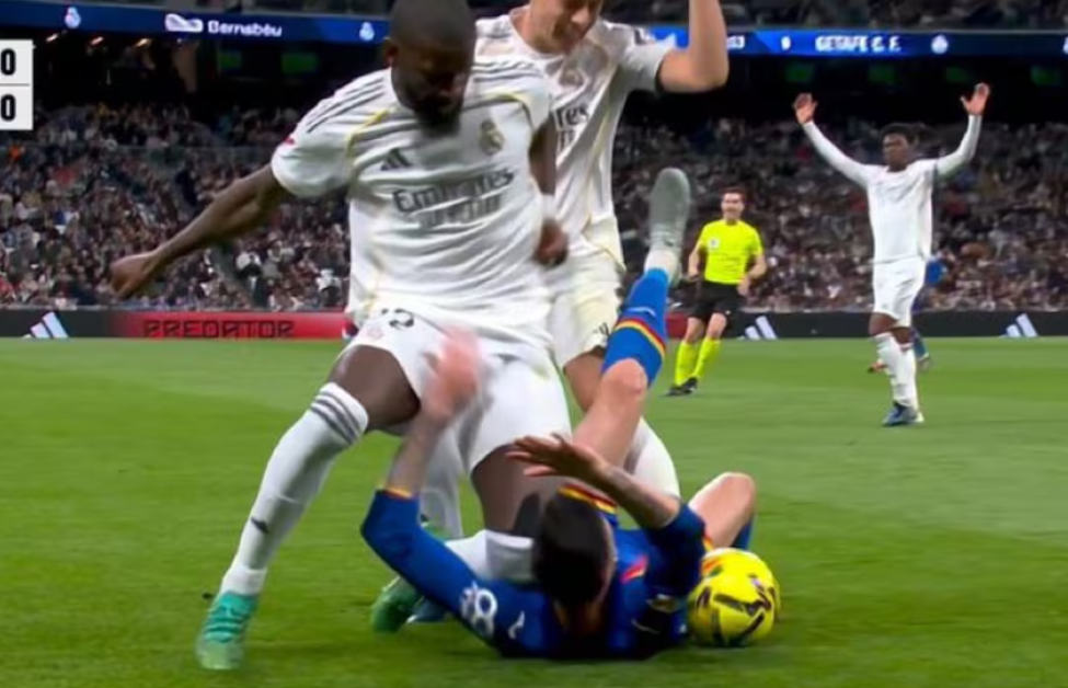 Rüdiger y su falta a Diego Rico: "Dice que casi le mato. Si hubiera tenido esa intención, no se levanta del suelo. Que no exagere"