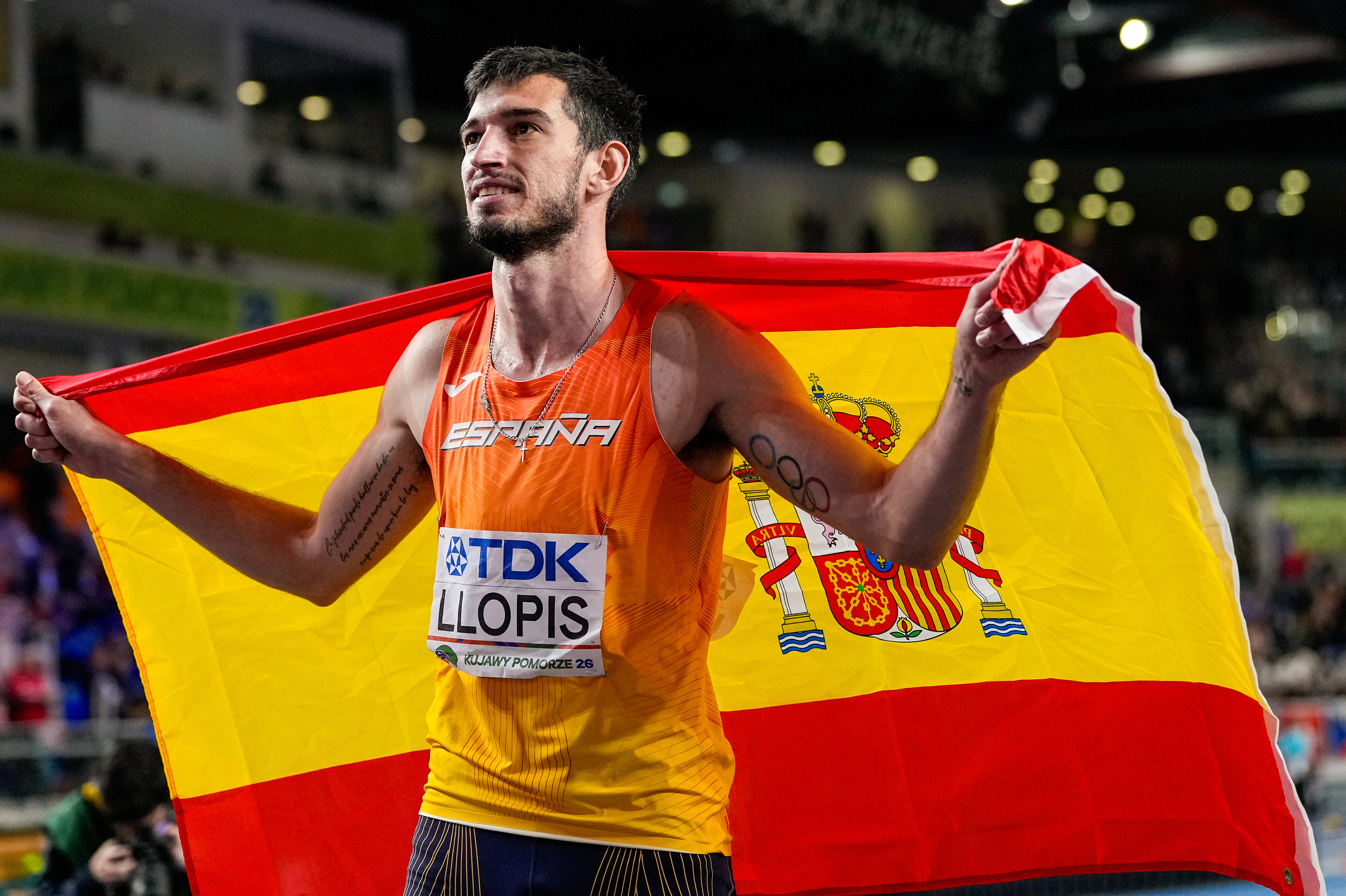 Llopis, celebrando la plata en Torun.