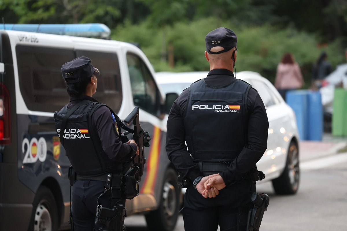 Imagen de archivo de dos agentes de la Policía Nacional.