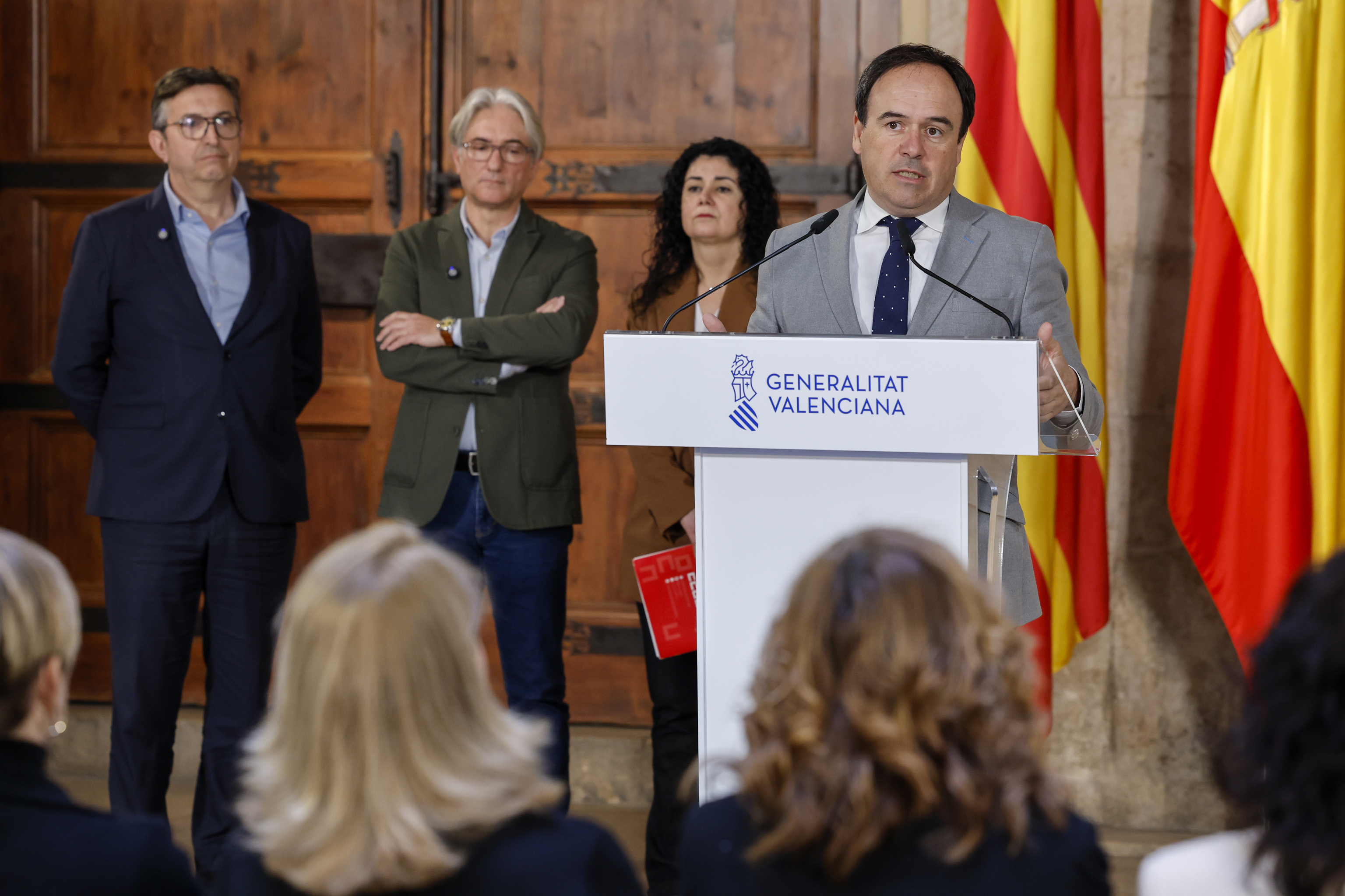 Pérez Llorca, tras la reunión con los agentes sociales.