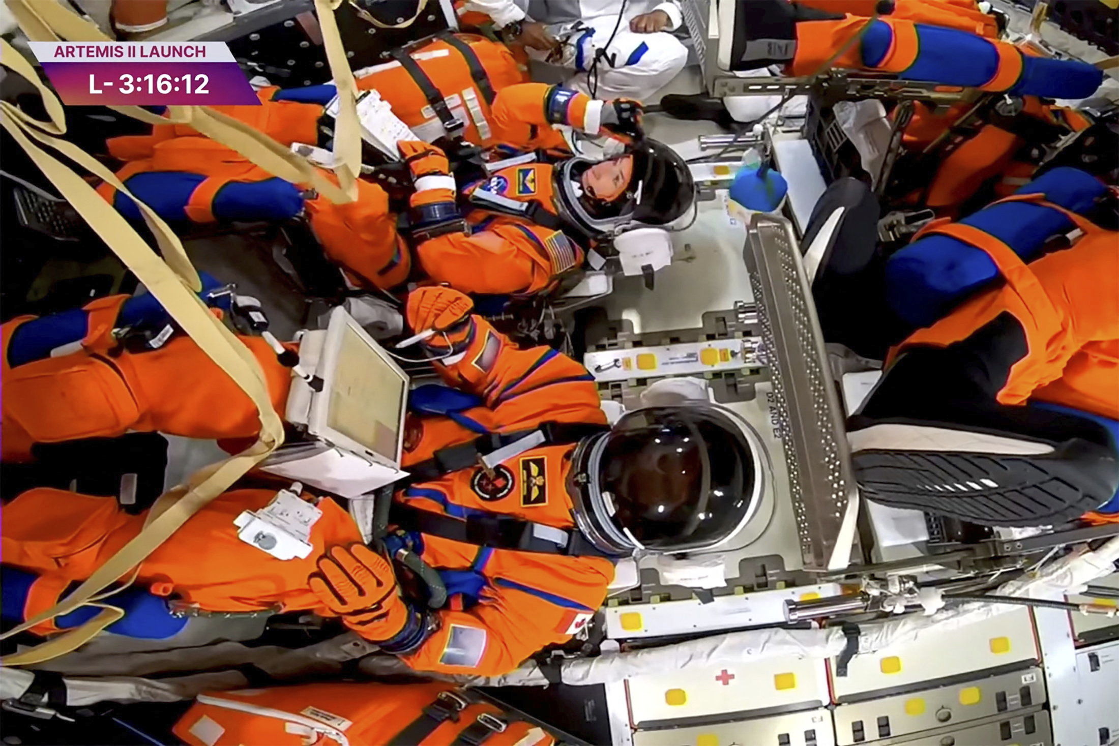 Los astronautas, dentro de la nave 'Orión'