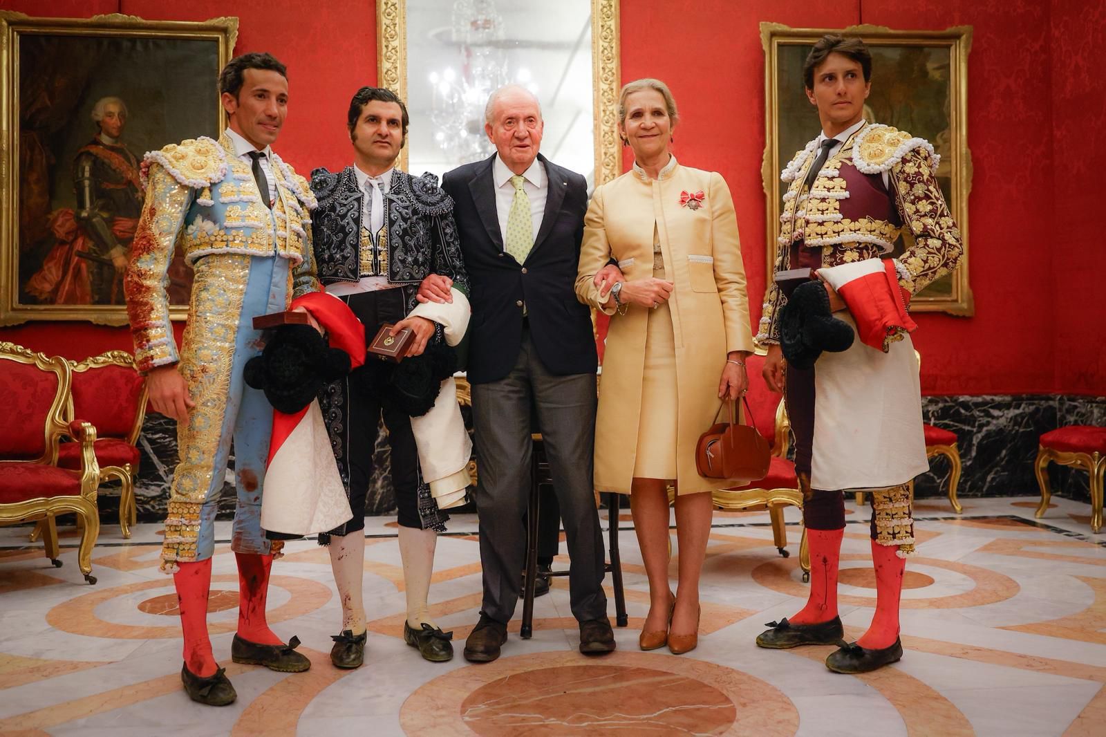 Juanma Moreno, Vicente Amigo, Sergio Ramos, Estrella Morente.... el regreso de Morante colapsó a una Sevilla entregada al viejo Rey: "Nos hace mucha falta"