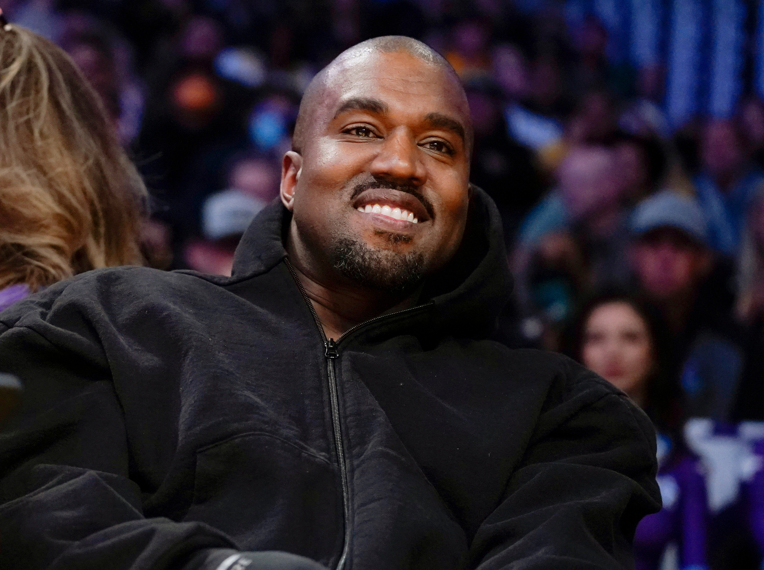 Kanye West, conocido como Ye, en un partido de la NBA entre Wizards y Lakers, en 2022.