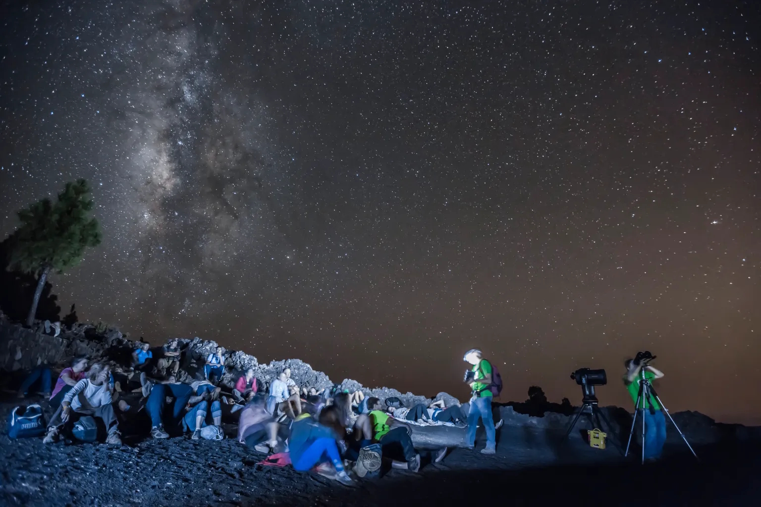 Sesión de astroturismo en grupo.
