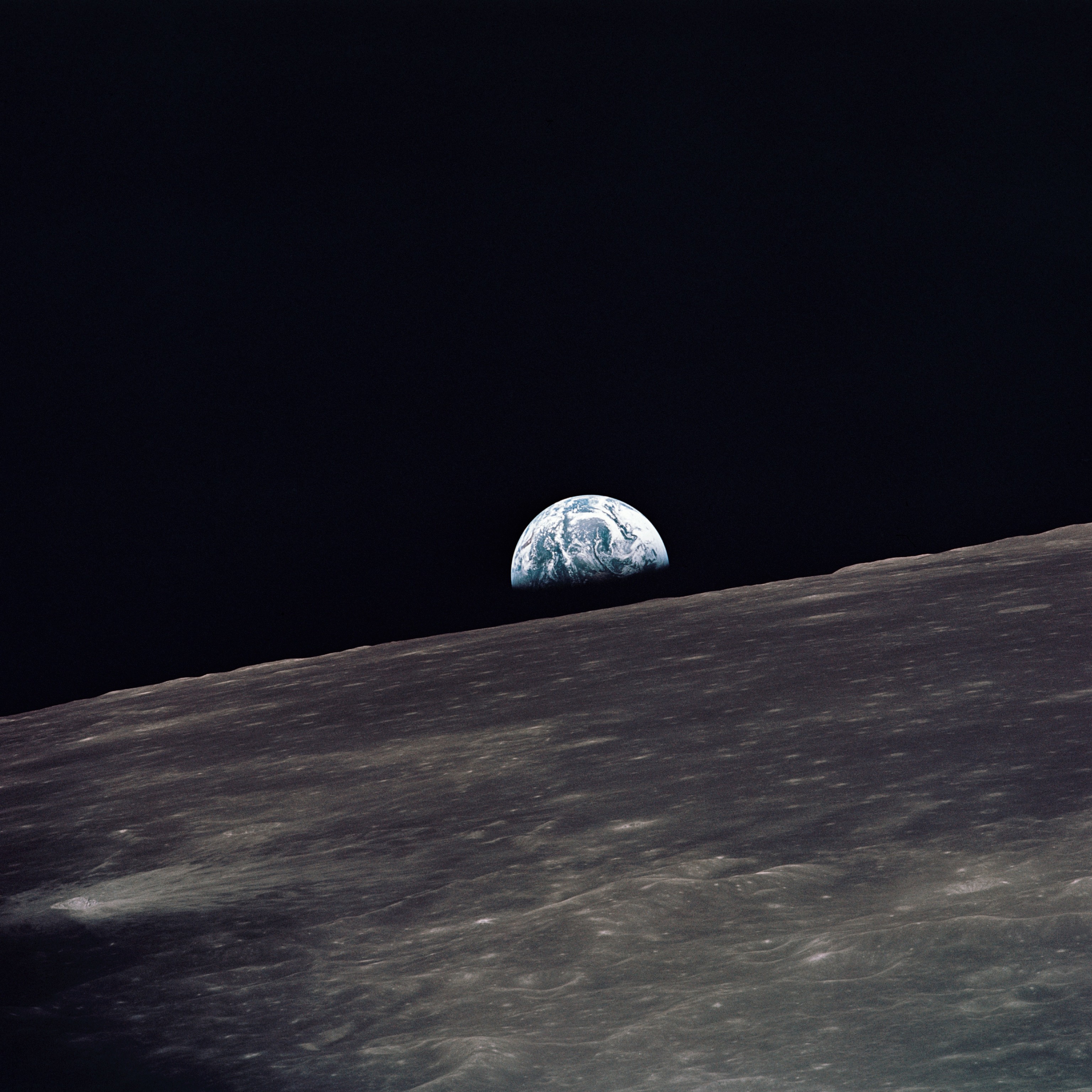 La Tierra vista desde la órbita lunar por el astronauta William Anders, el 24 de diciembre de 1968.