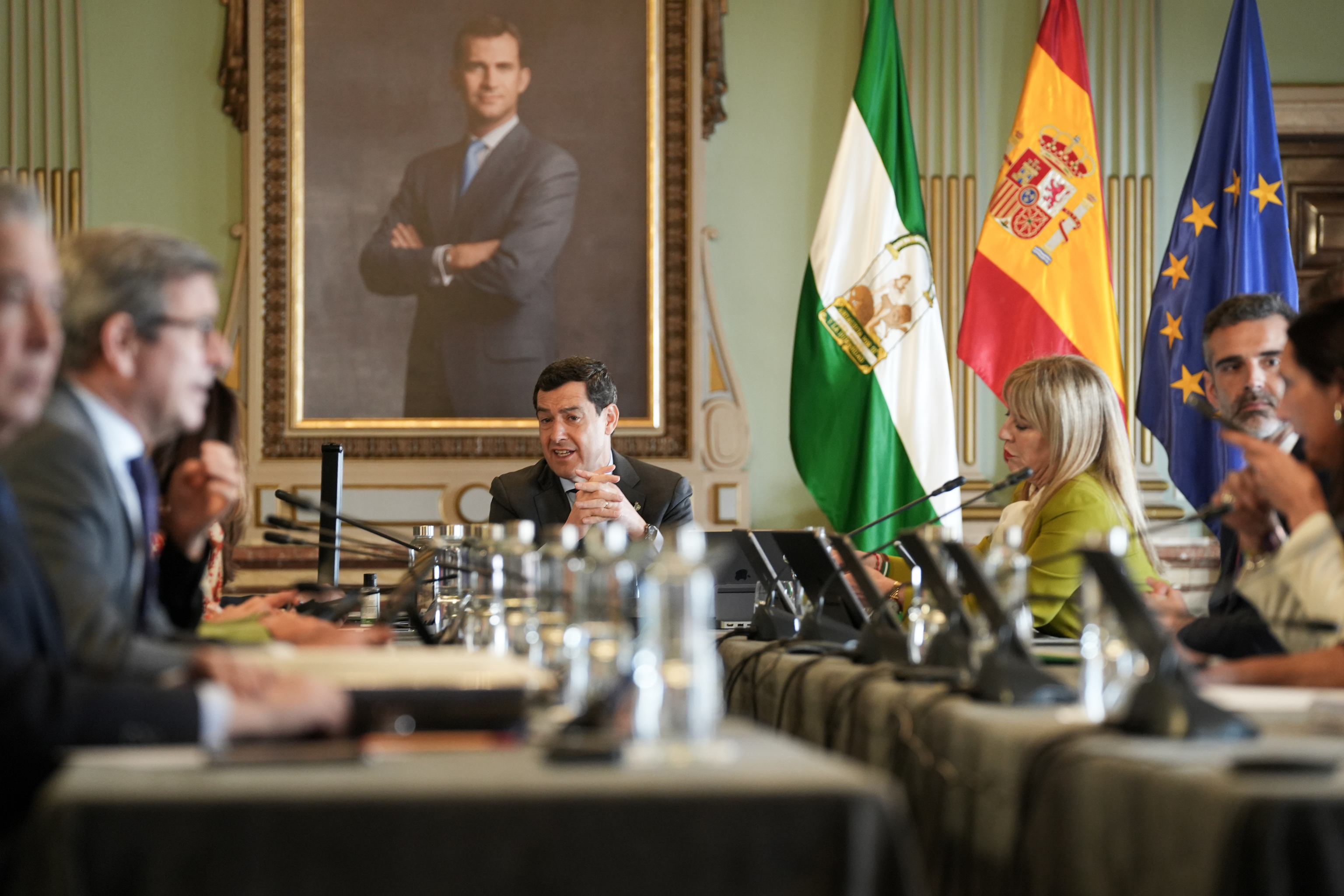 Juanma Moreno coloca a sus consejeros al frente de las listas ...