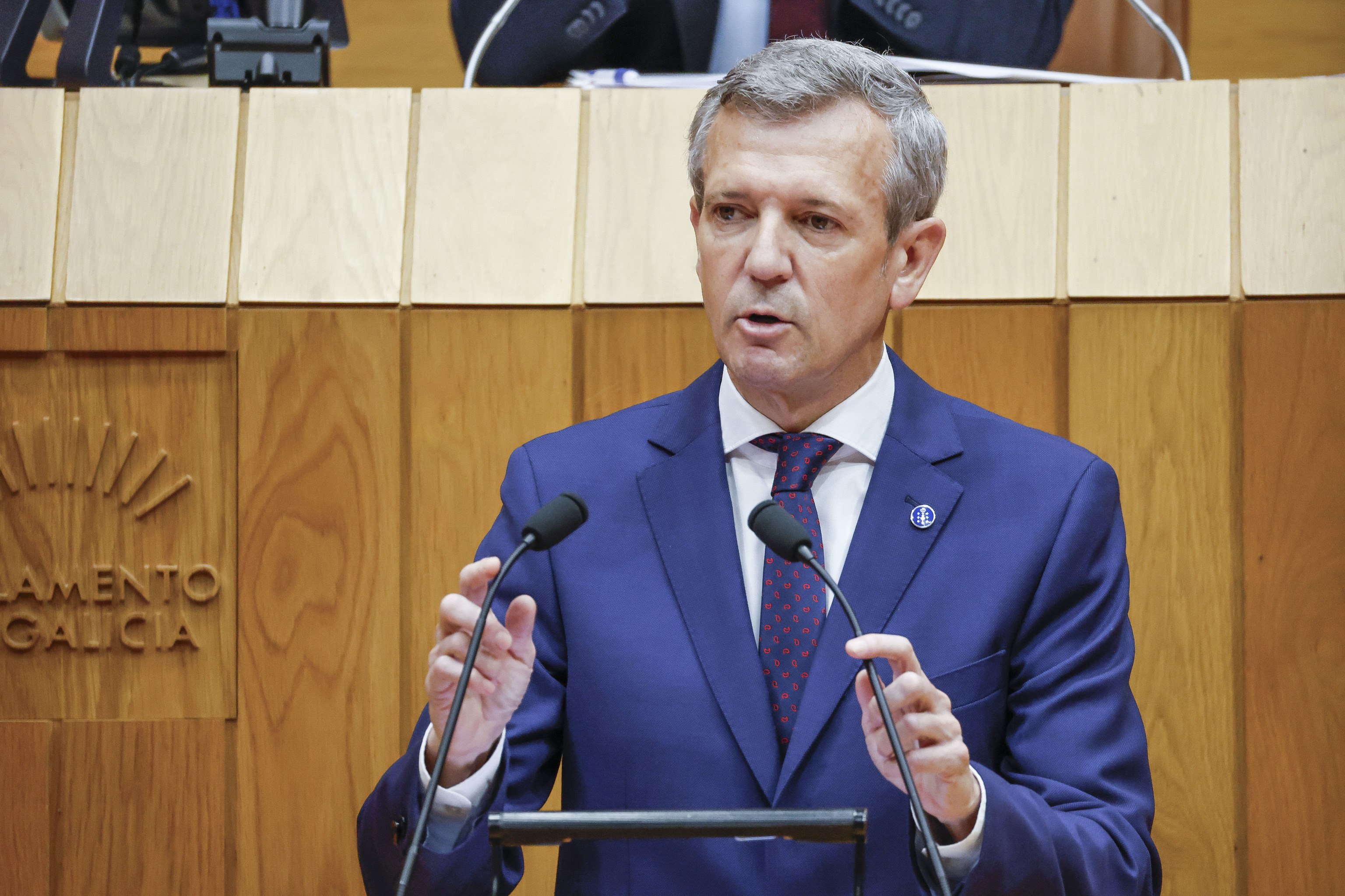 Rueda carga contra los "pactos por debajo de la mesa" del Gobierno y ...