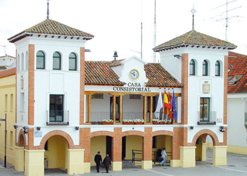 Fachada del Ayuntamiento de Pinto