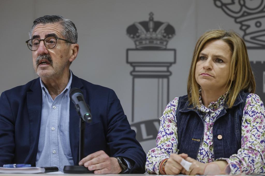 José María Ángel junto a la delegada del Gobierno, Pilar Bernabé, en una imagen de archivo.