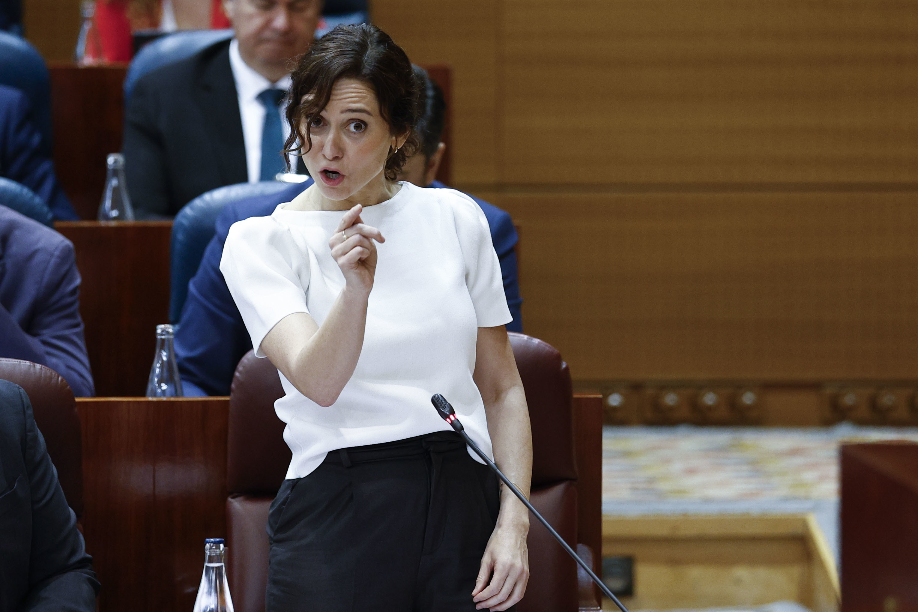 Ayuso exprime la semana "negra" del PSOE por el juicio a Ábalos y Koldo: "Ustedes trabajan menos que Miss Asturias" | Madrid