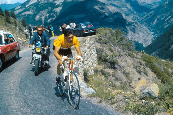 Eddy Merckx en la famosa subida al Tourmalet en 1969