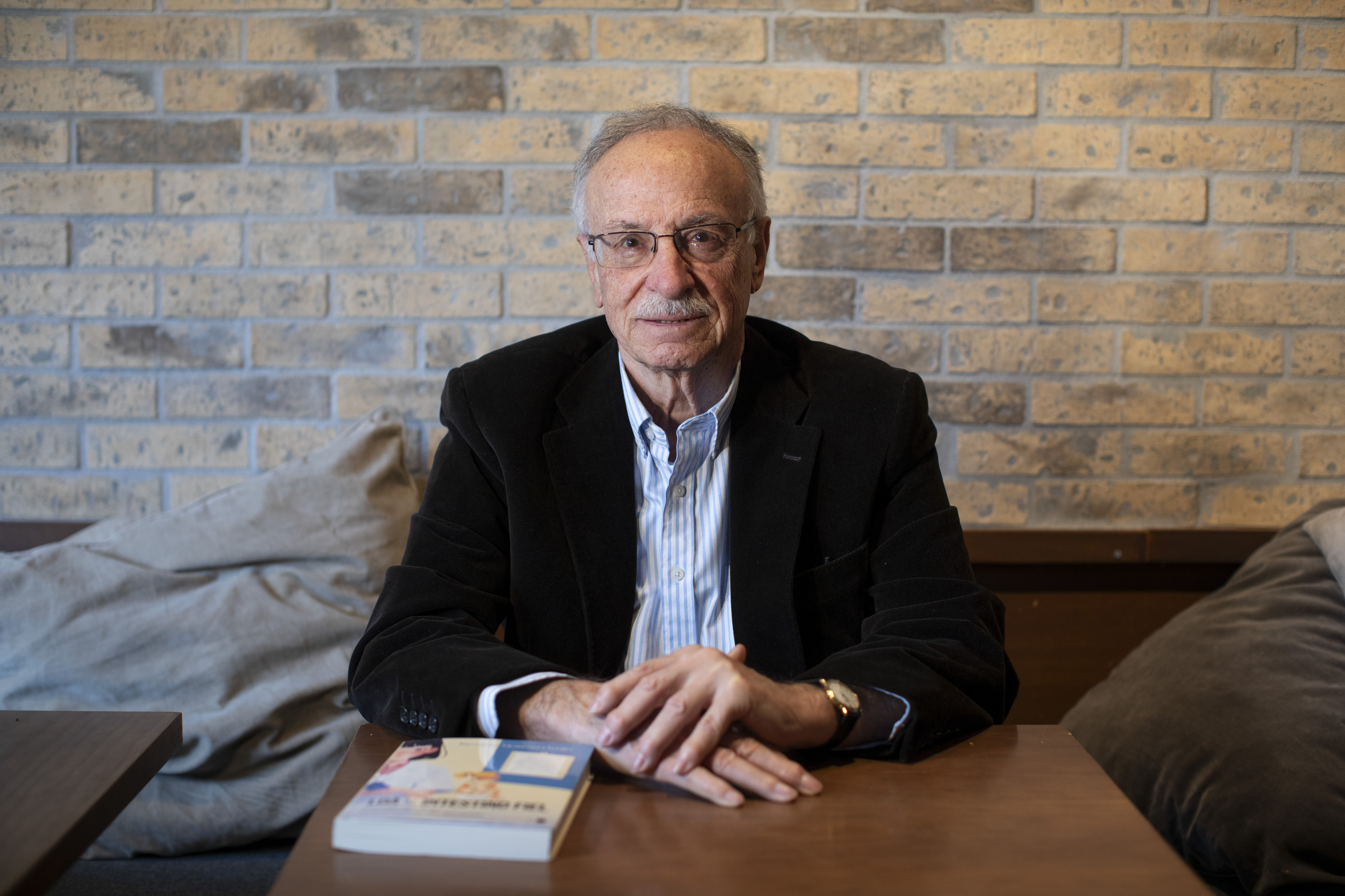 El m�dico Ricardo Moreno Otero, autor de 'Loa al intestino fiel'.