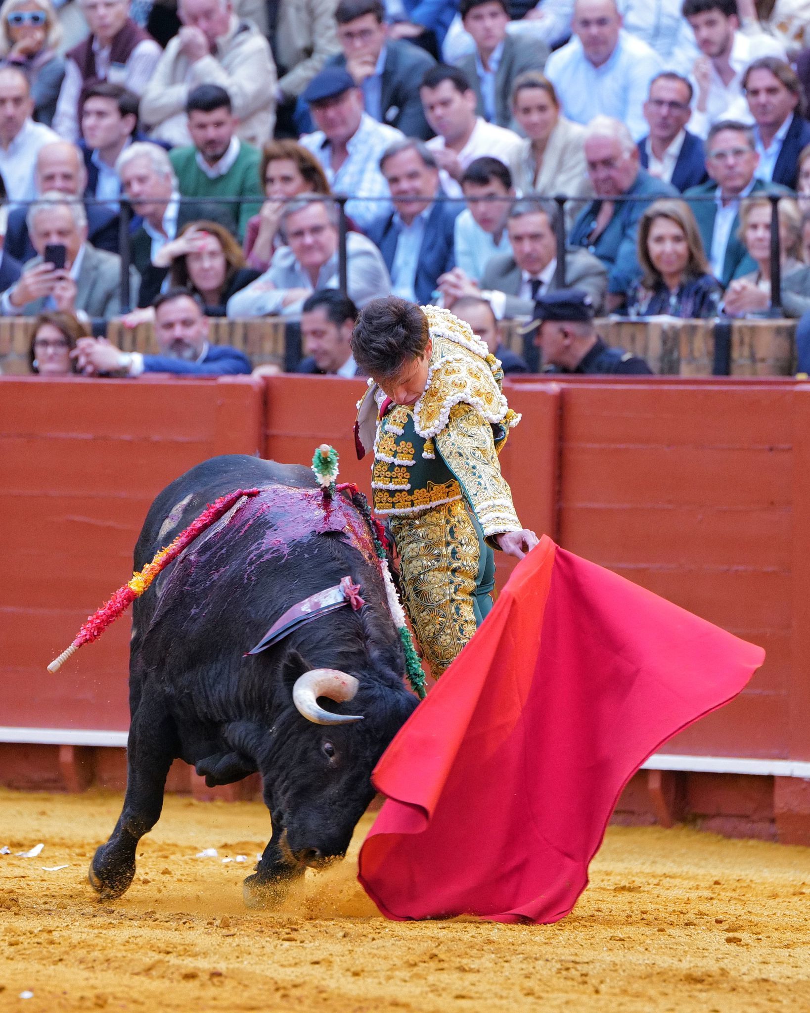 El lujo de Aventado y el toreo de Fabio Jiménez con la suerte en contra ...
