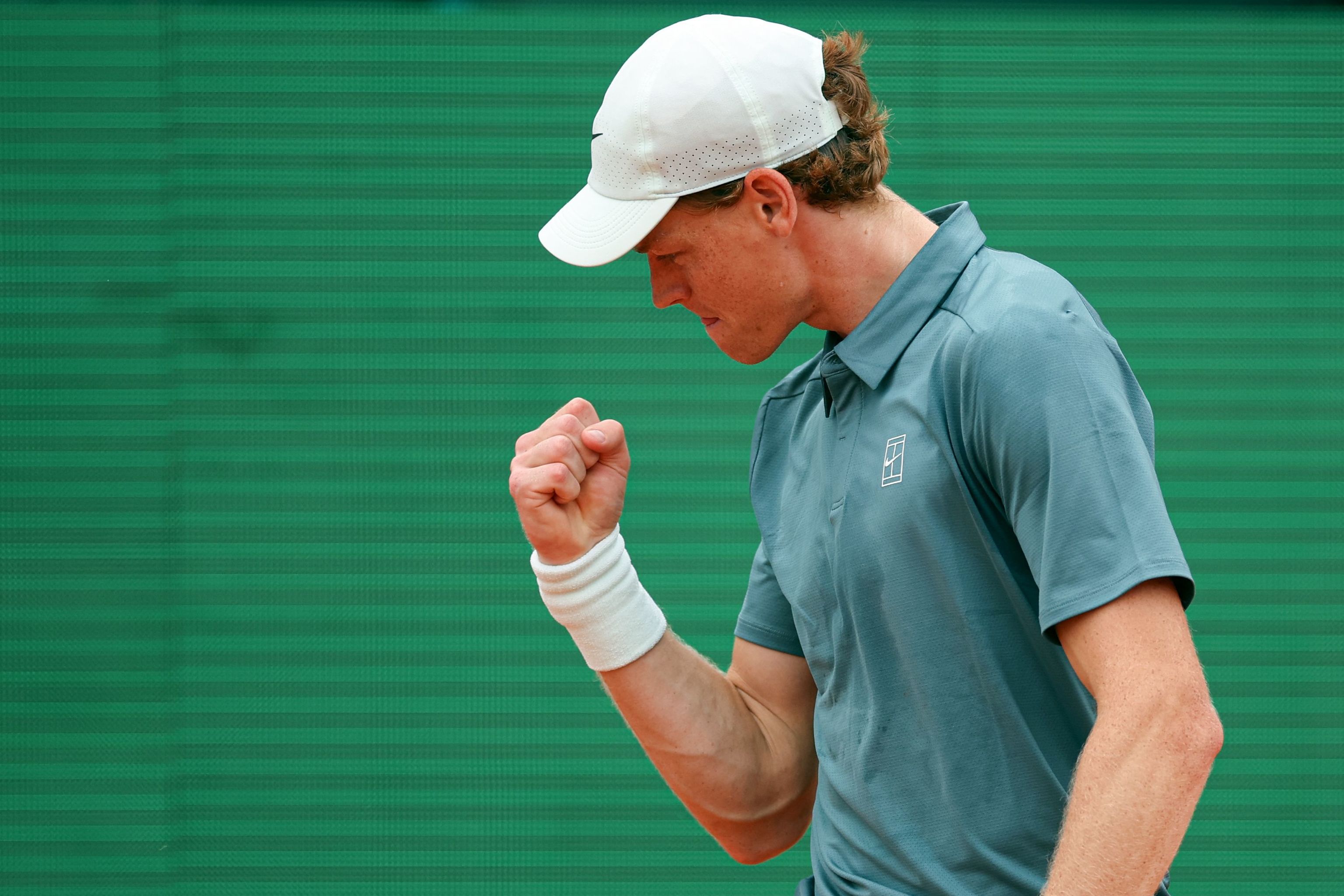 Sinner derrota a Alcaraz en Montecarlo, levanta su primer trofeo grande en tierra batida y recupera el número uno | Tenis