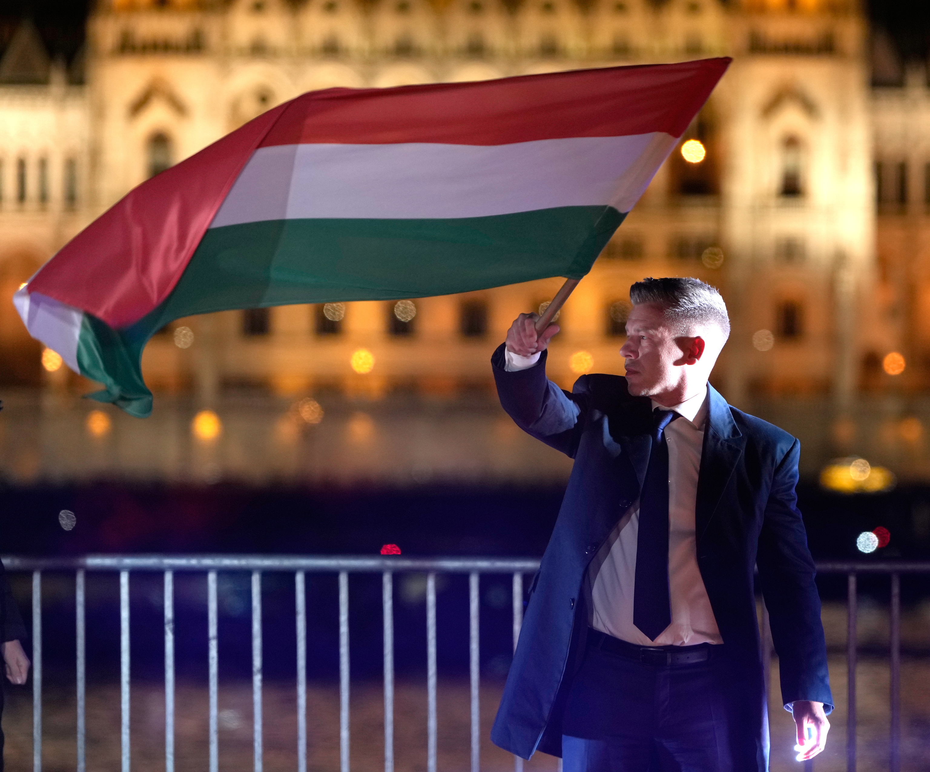 Péter Magyar, la grieta que derrumbó el muro de 16 años de poder de Orban |  Internacional
