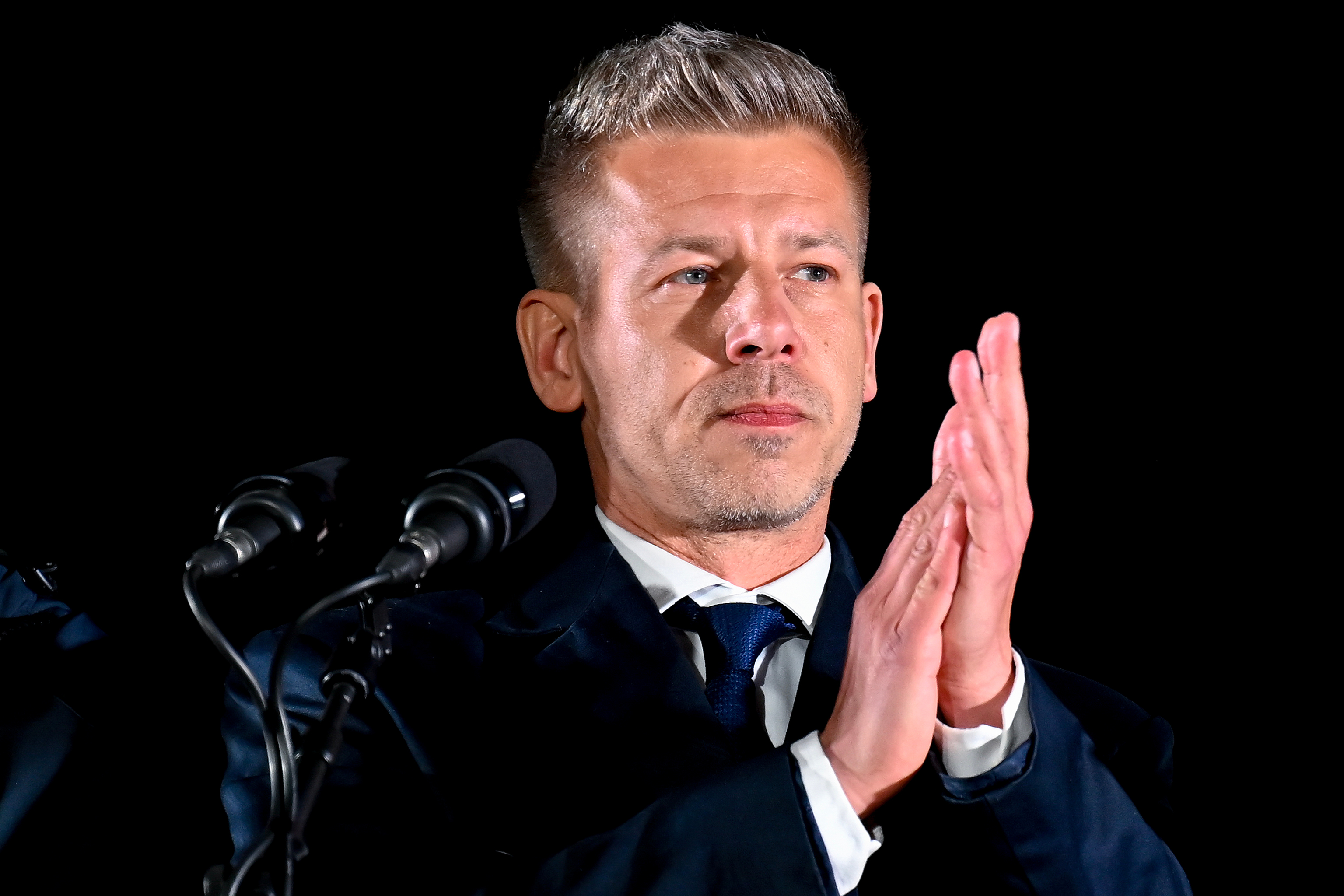 Péter Magyar: el vídeo sexual del 'anti-Orban' guapo y de derechas que ha arrasado en Hungría | Celebrities