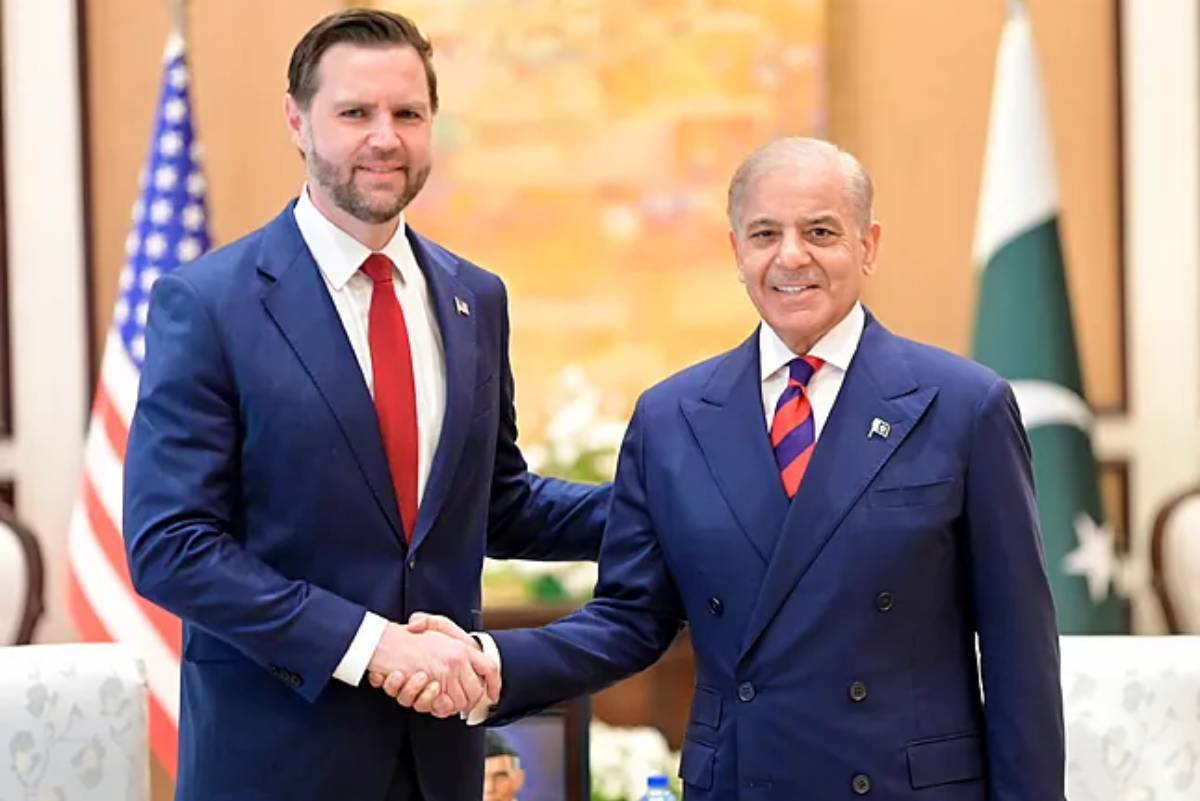 Reunión el pasado sábado entre JD Vance y el primer ministro de Pakistán, Shehbaz Sharif.