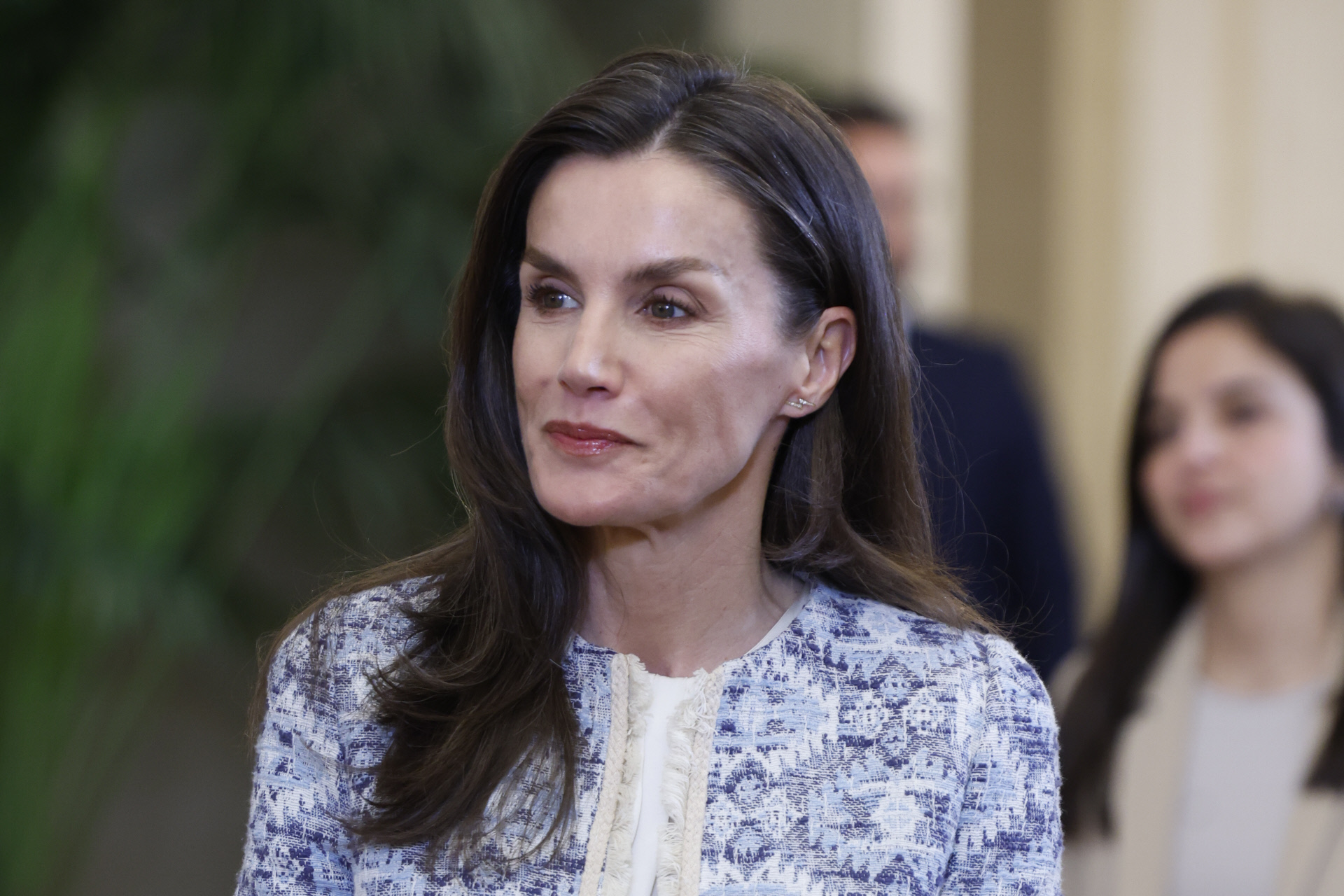 La Reina Letizia recupera la chaqueta étnica de Mango que eleva cualquier look de primavera (y que tiene en su armario desde hace una década) | Reina Letizia