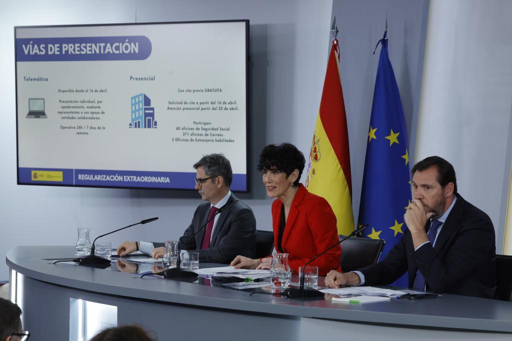 El Gobierno atribuye las críticas del PP a la regularización de ...