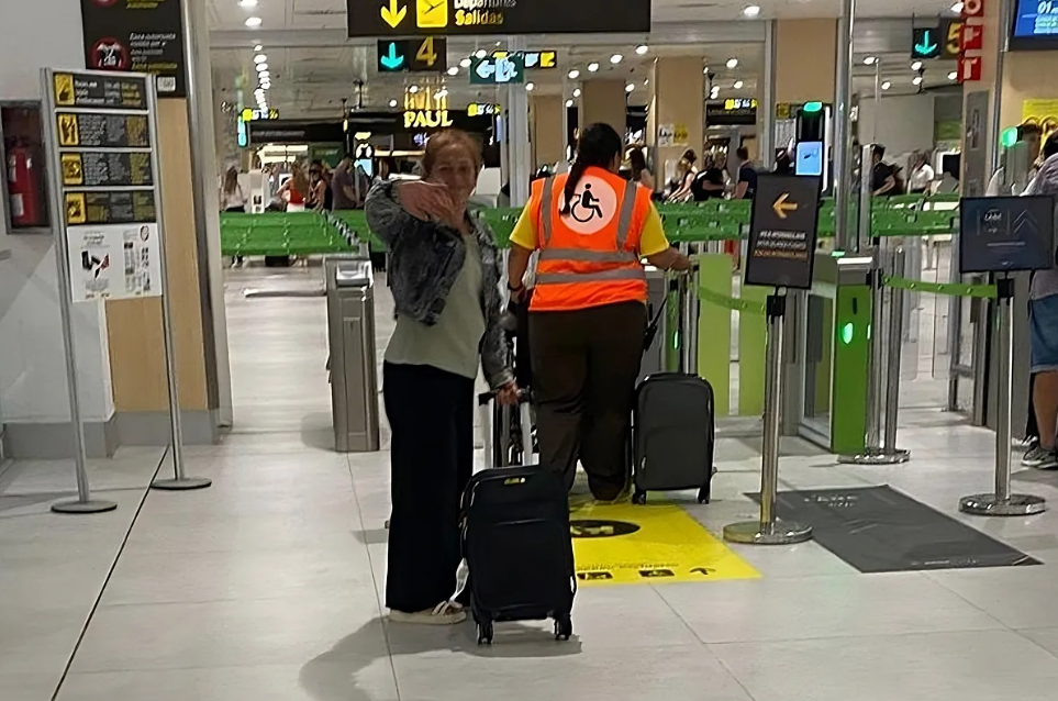 La última fotografía de Orlinda en el aeropuerto de Ibiza, antes de llegar a Barajas.
