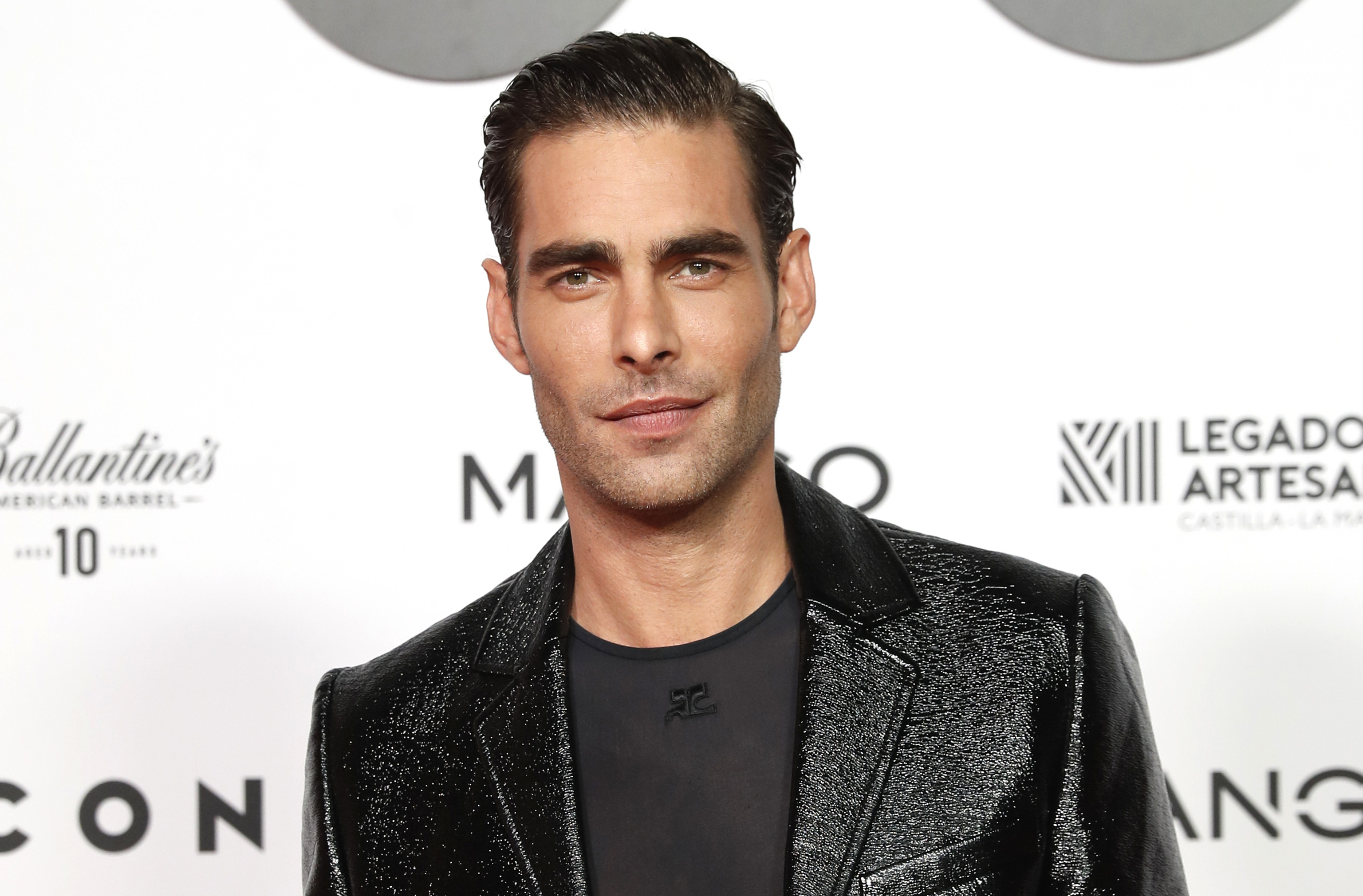 El  modelo y actor Jon Kortajarena.