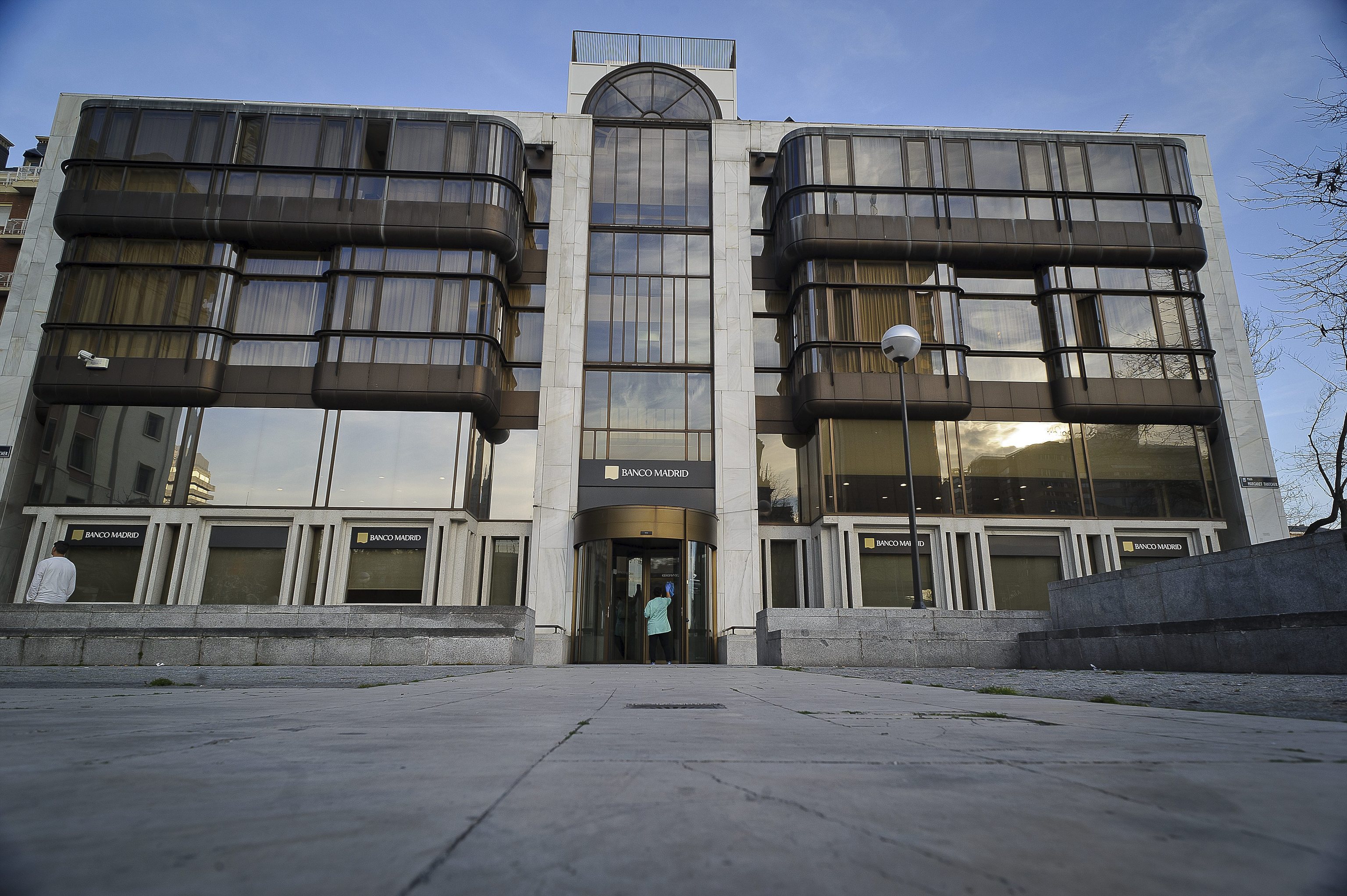 El edificio cuando era la sede del Banco Madrid.
