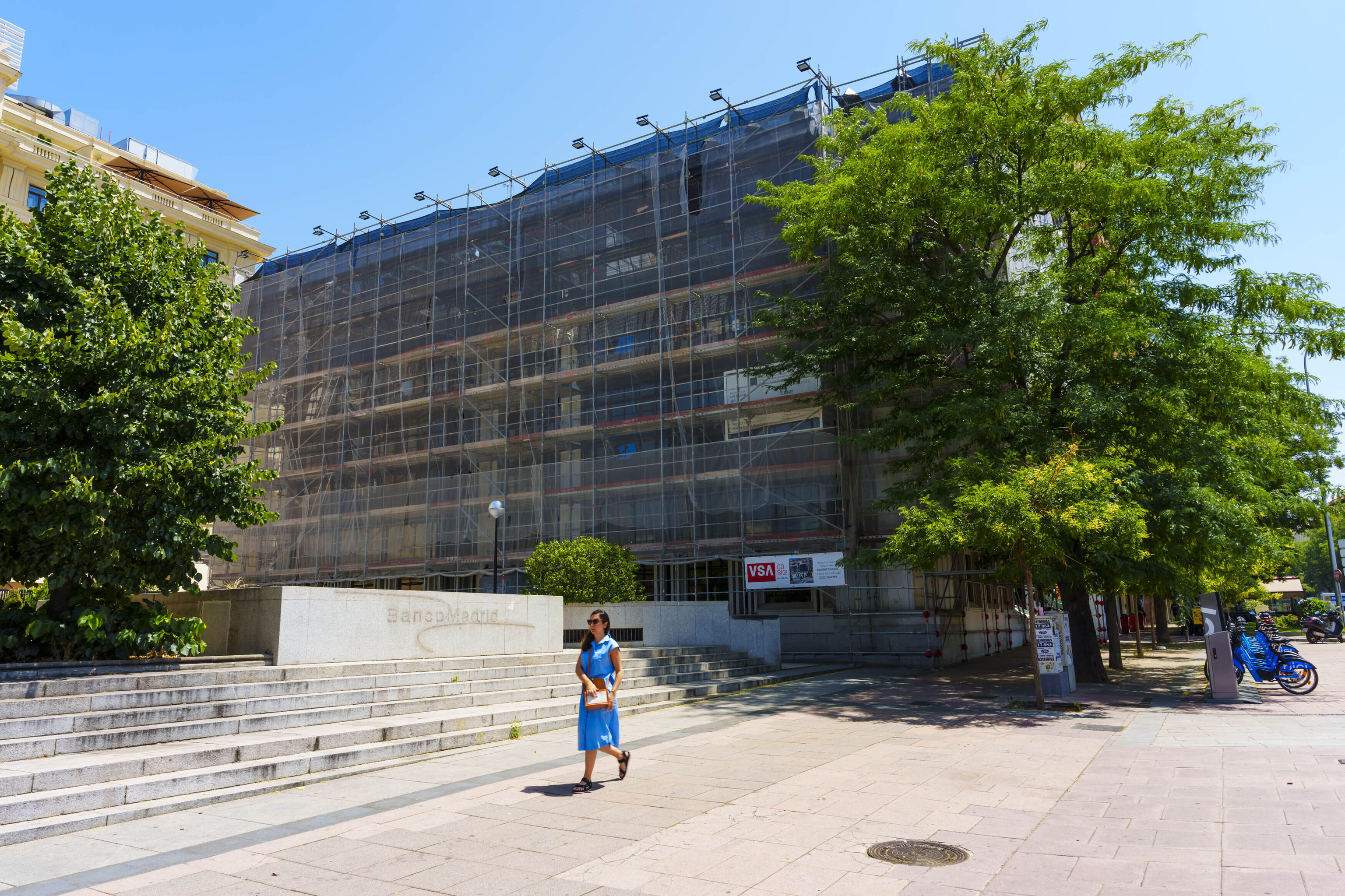 La construcción, repleta de andamios, durante la reforma.