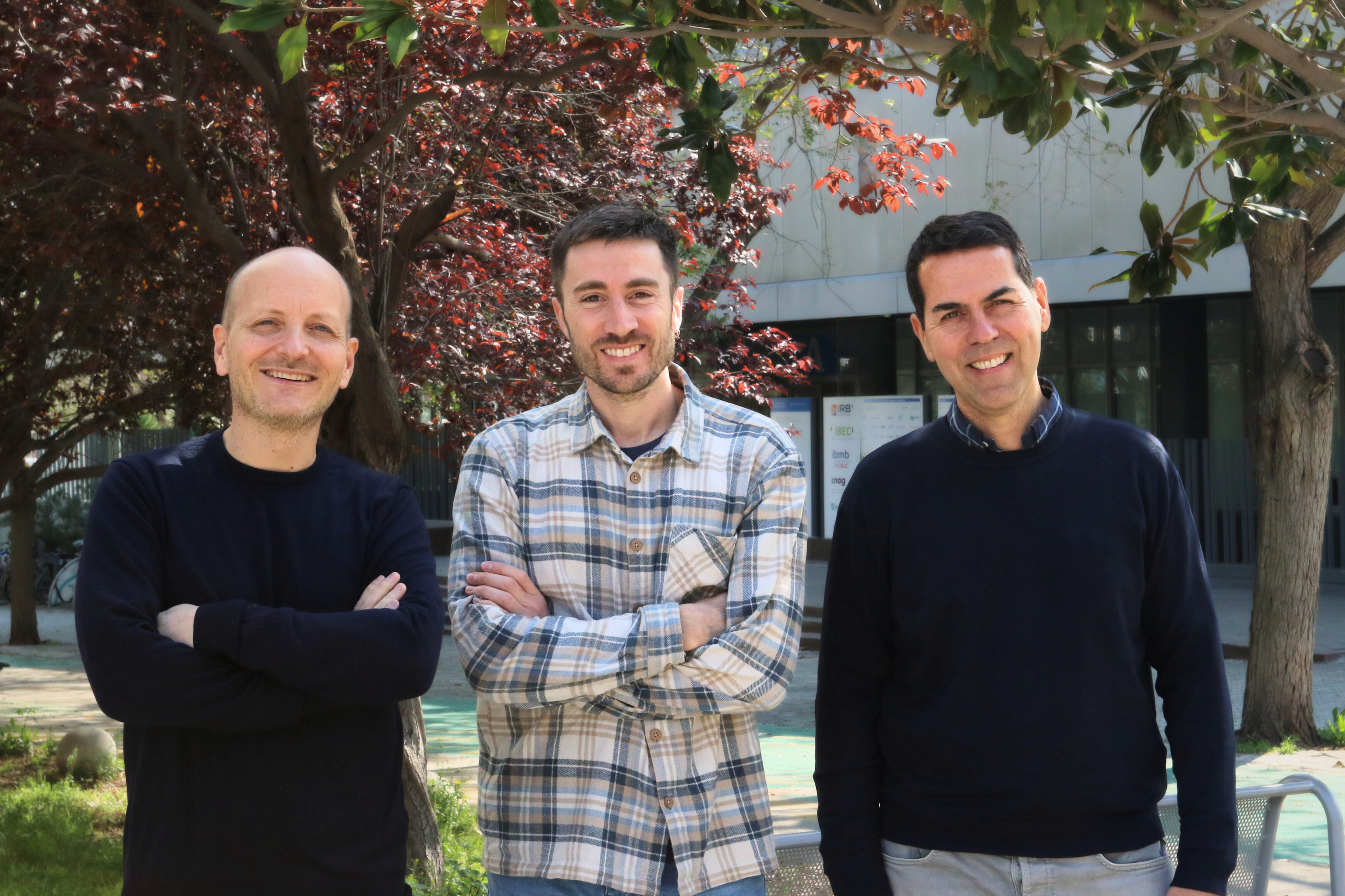 De izquierda a derecha, Xavier Trepat, Pau Guillamat y Marino Arroyo, líderes del estudio.
