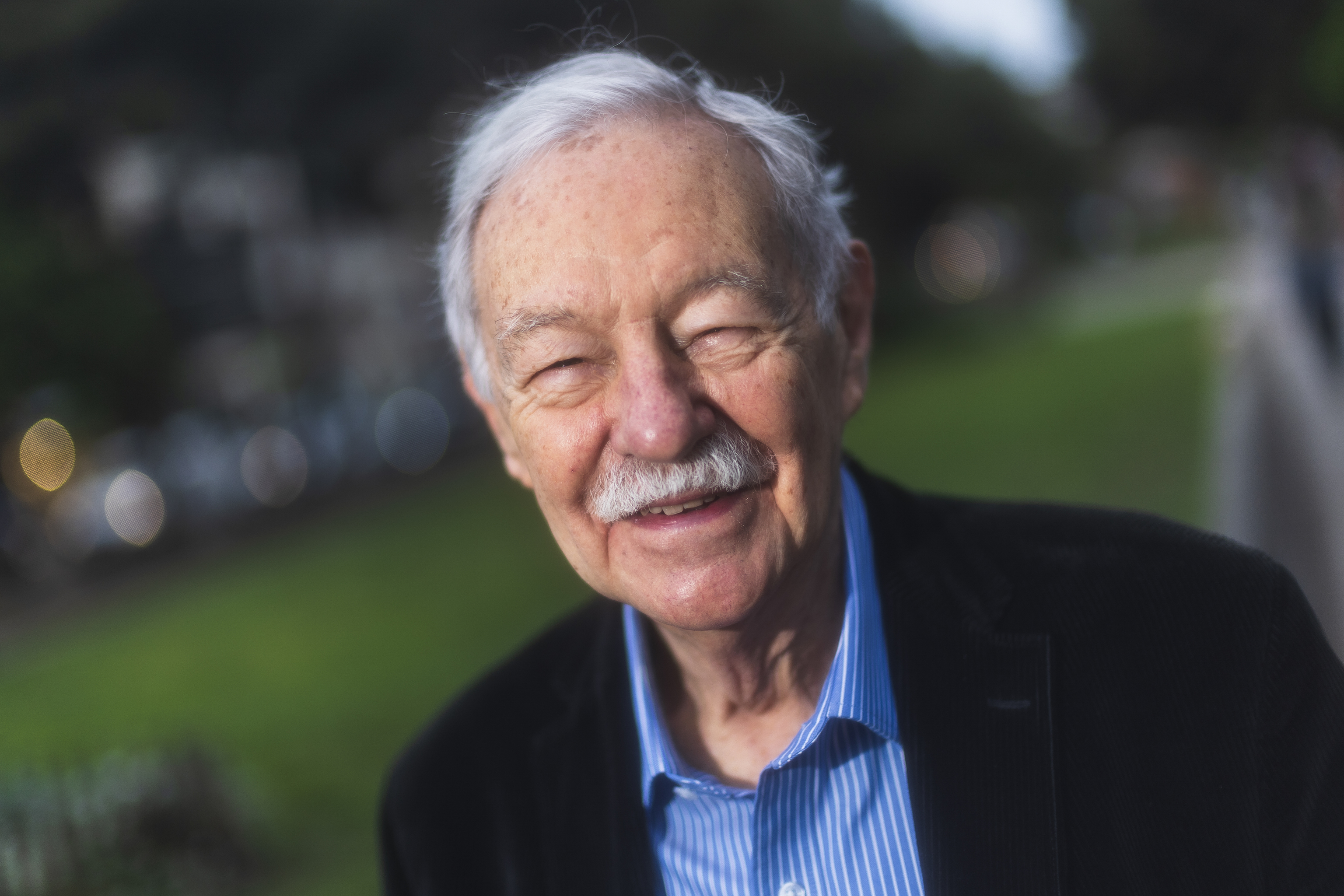 Eduardo Mendoza