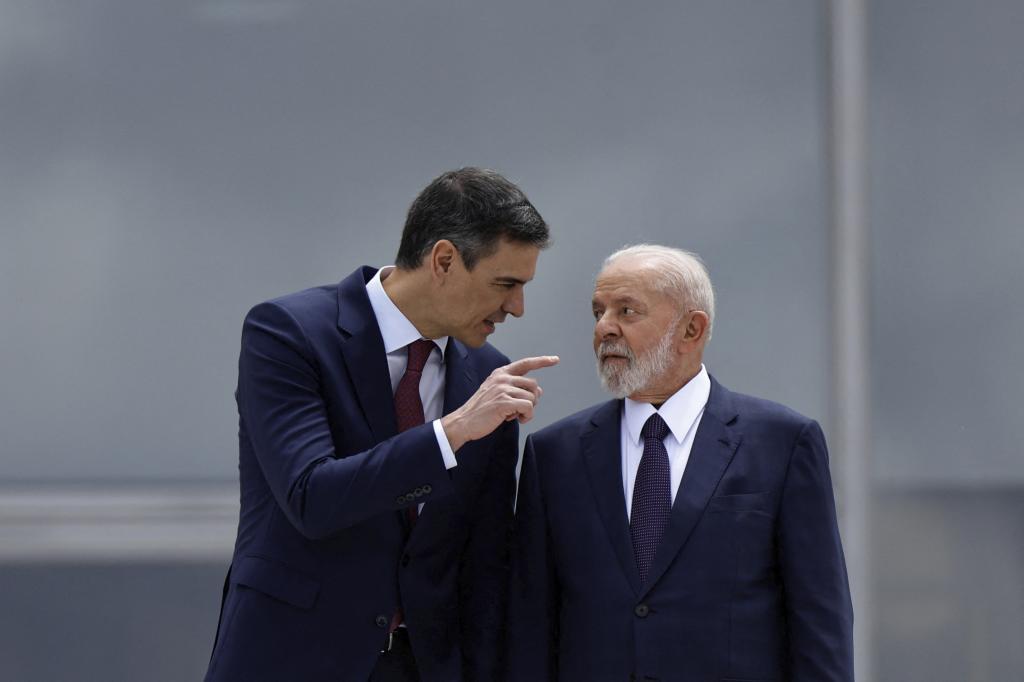 S�nchez y Luna, en Brasilia en 2024.