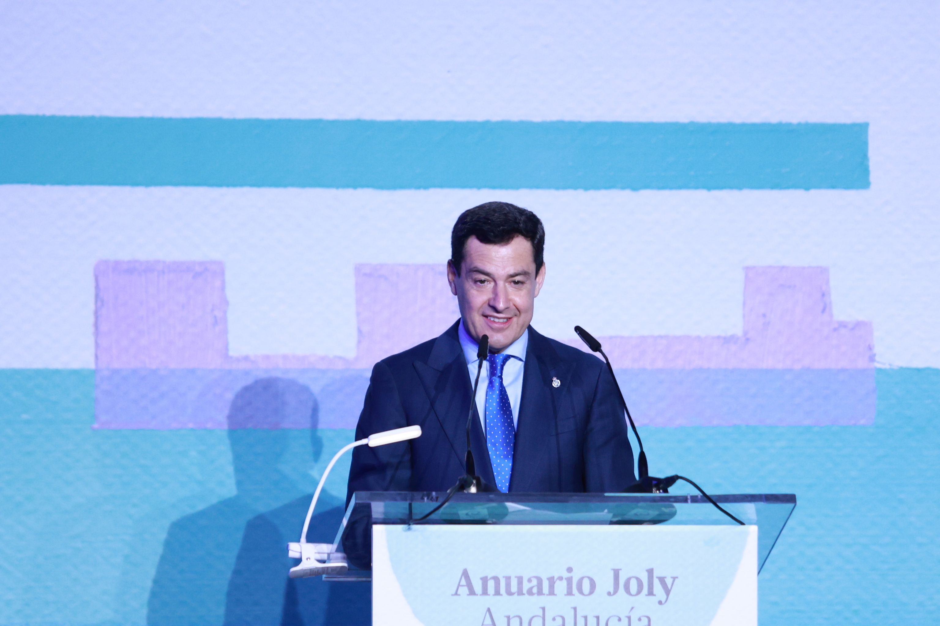 Juanma Moreno, en un acto organizado por el Grupo Joly en Sevilla.