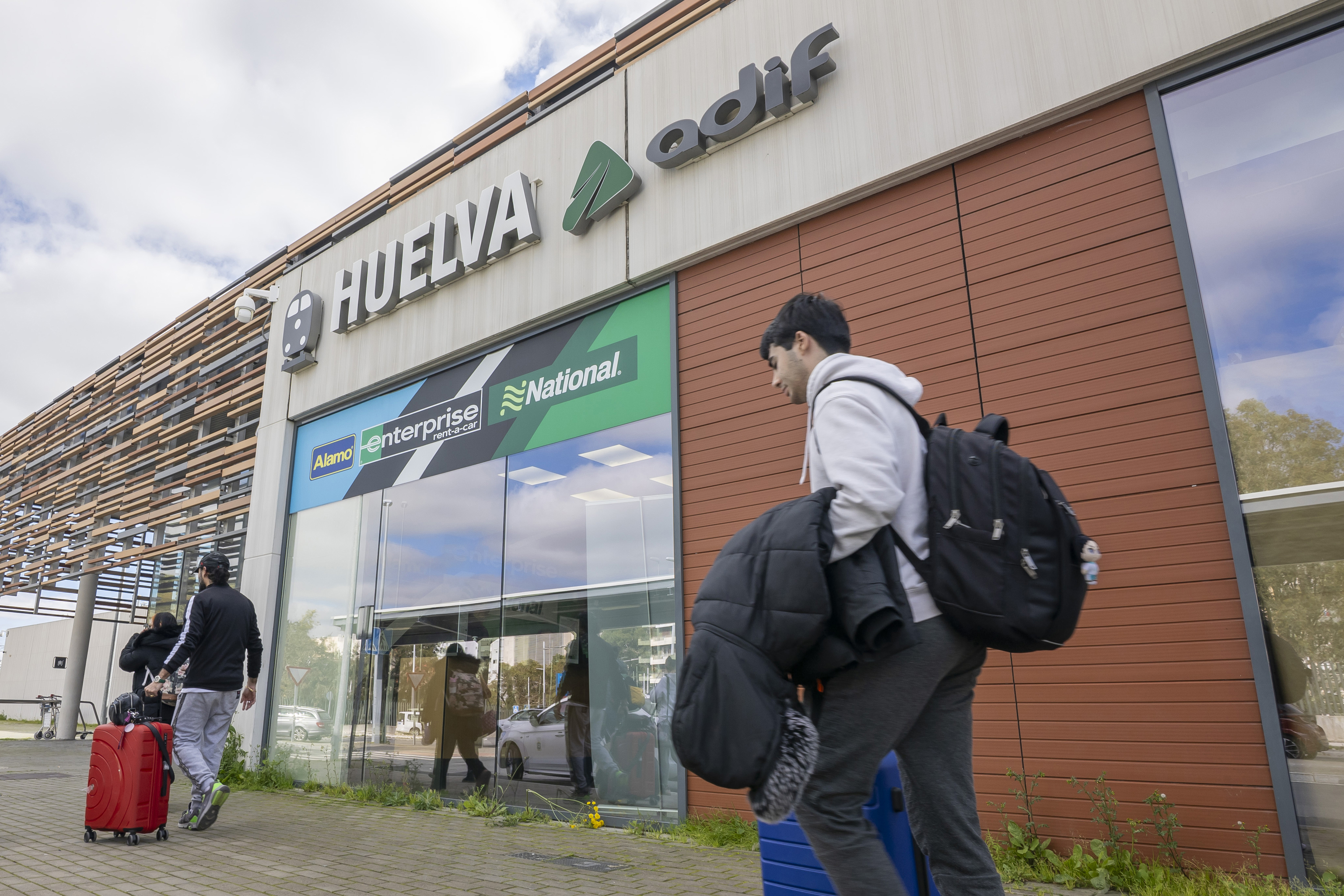 Renfe sí ofrecerá finalmente billetes de tren a Huelva para las elecciones andaluzas y El Rocío