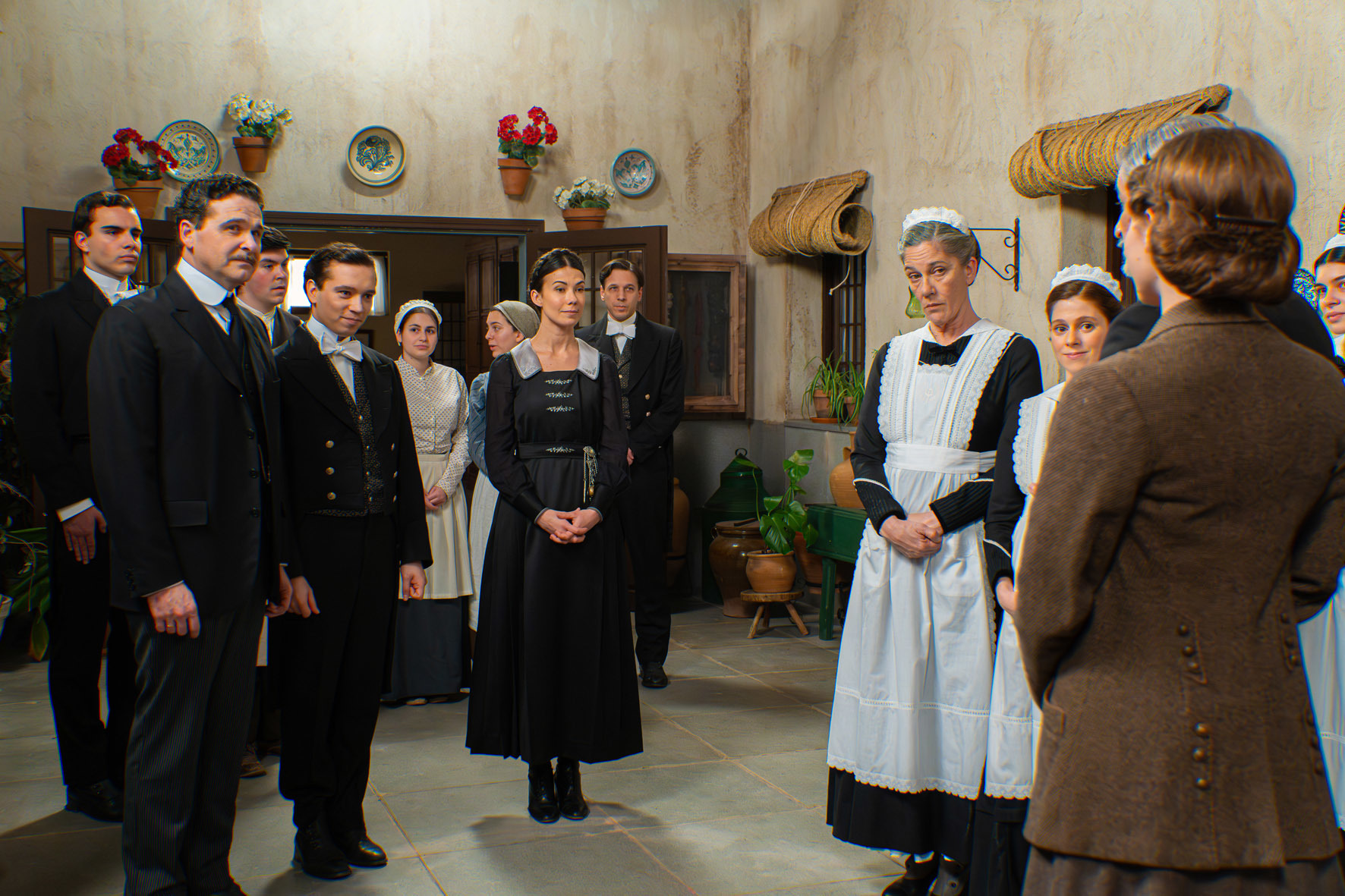 Avance de 'La Promesa', capítulo de hoy lunes 20 de abril: Una nueva  doncella revoluciona al personal | Series