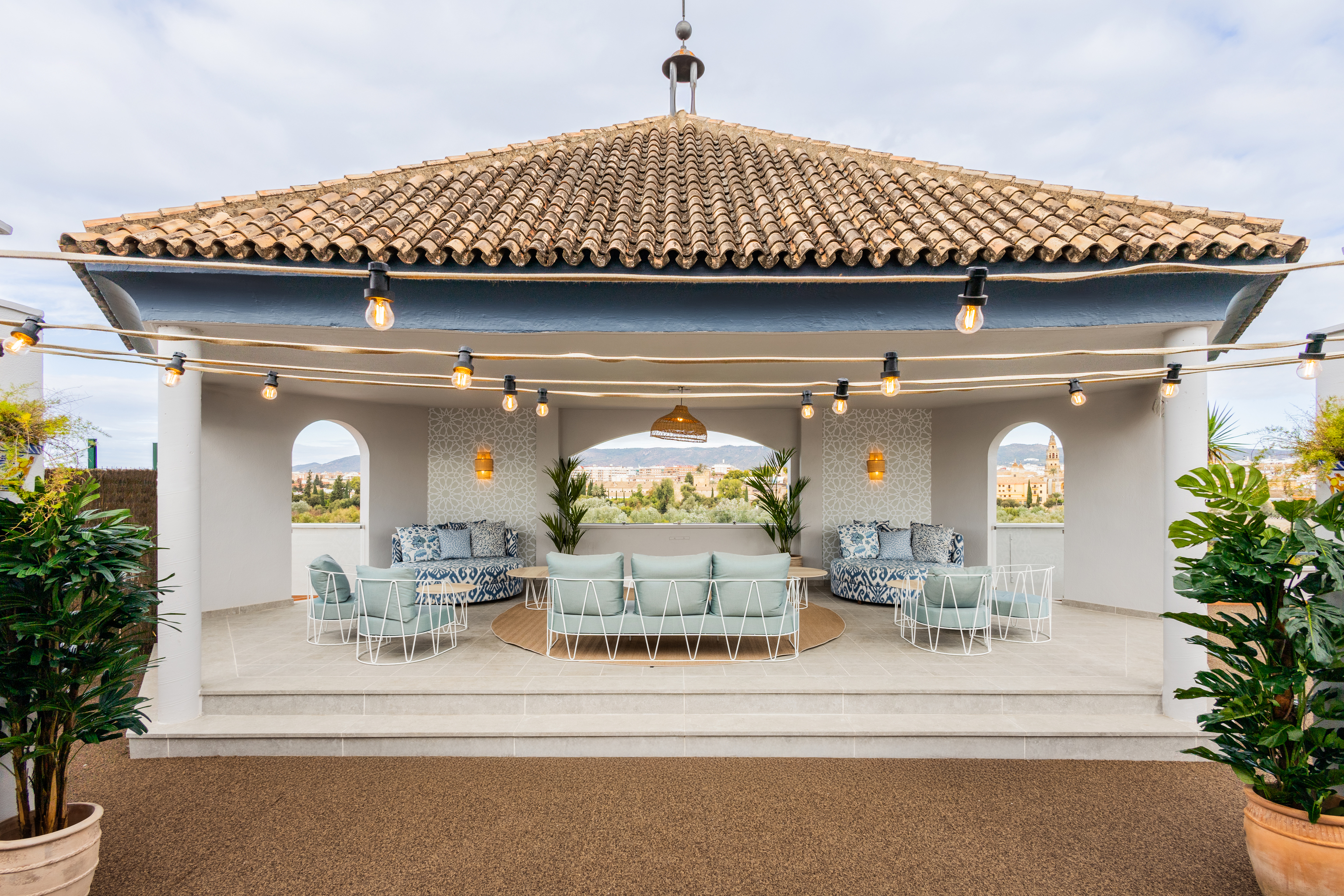 El Skybar Mezquita, con vistas a la ciudad.