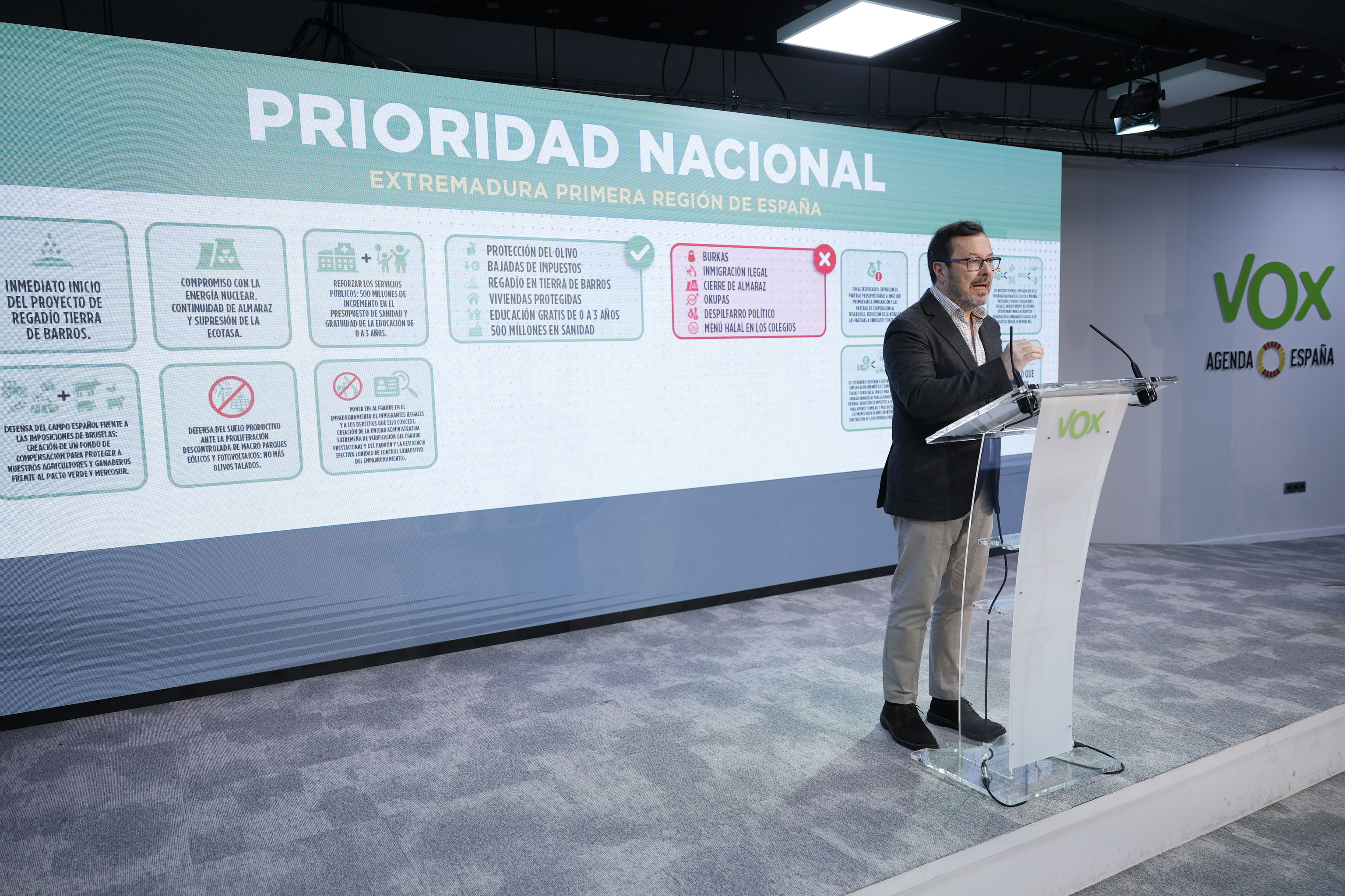 El portavoz nacional de Vox, José Antonio Fúster, este lunes en la sede del partido.