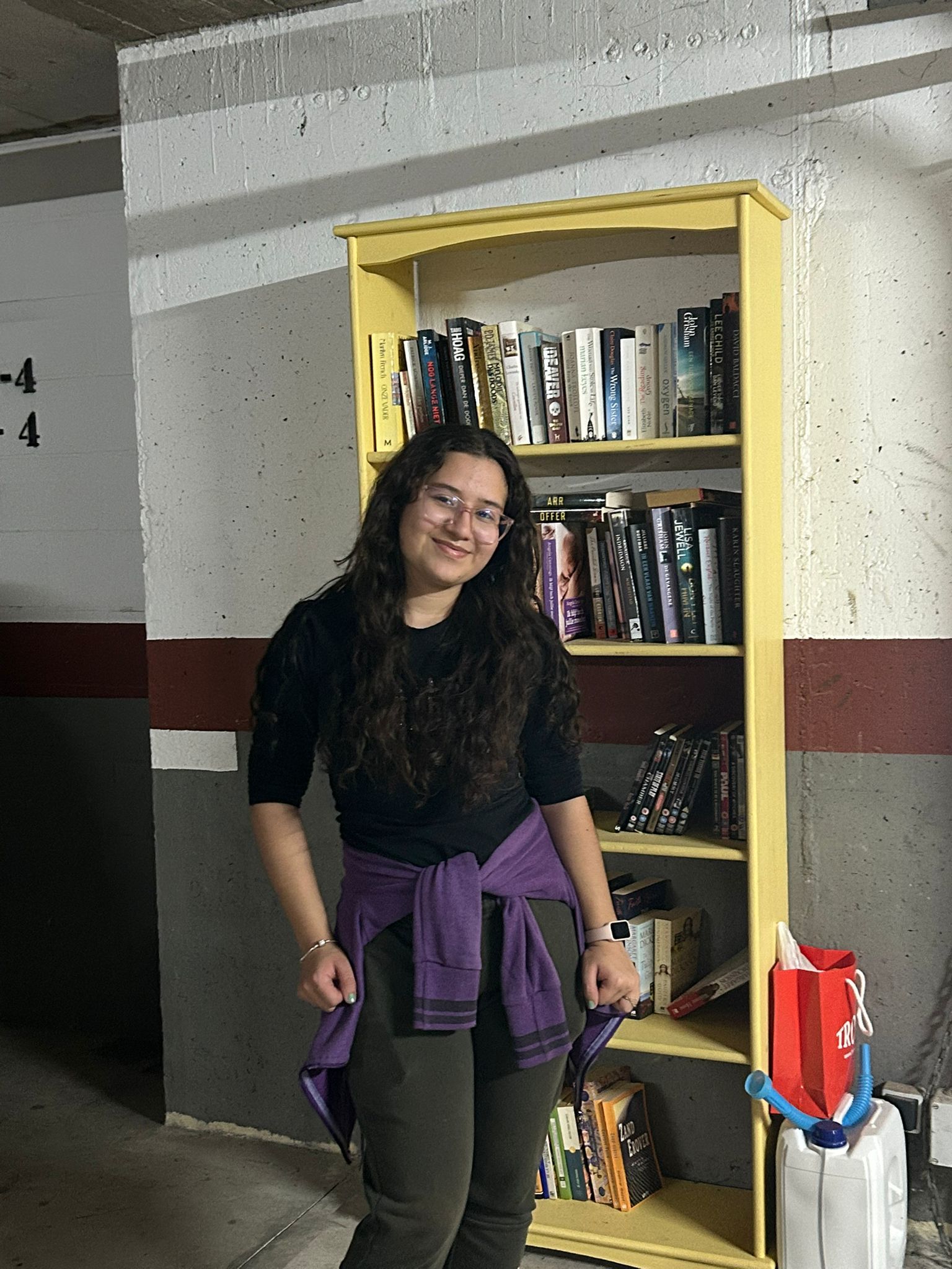Mariana, colombiana de 19 años que trabaja en el sector de la limpieza.