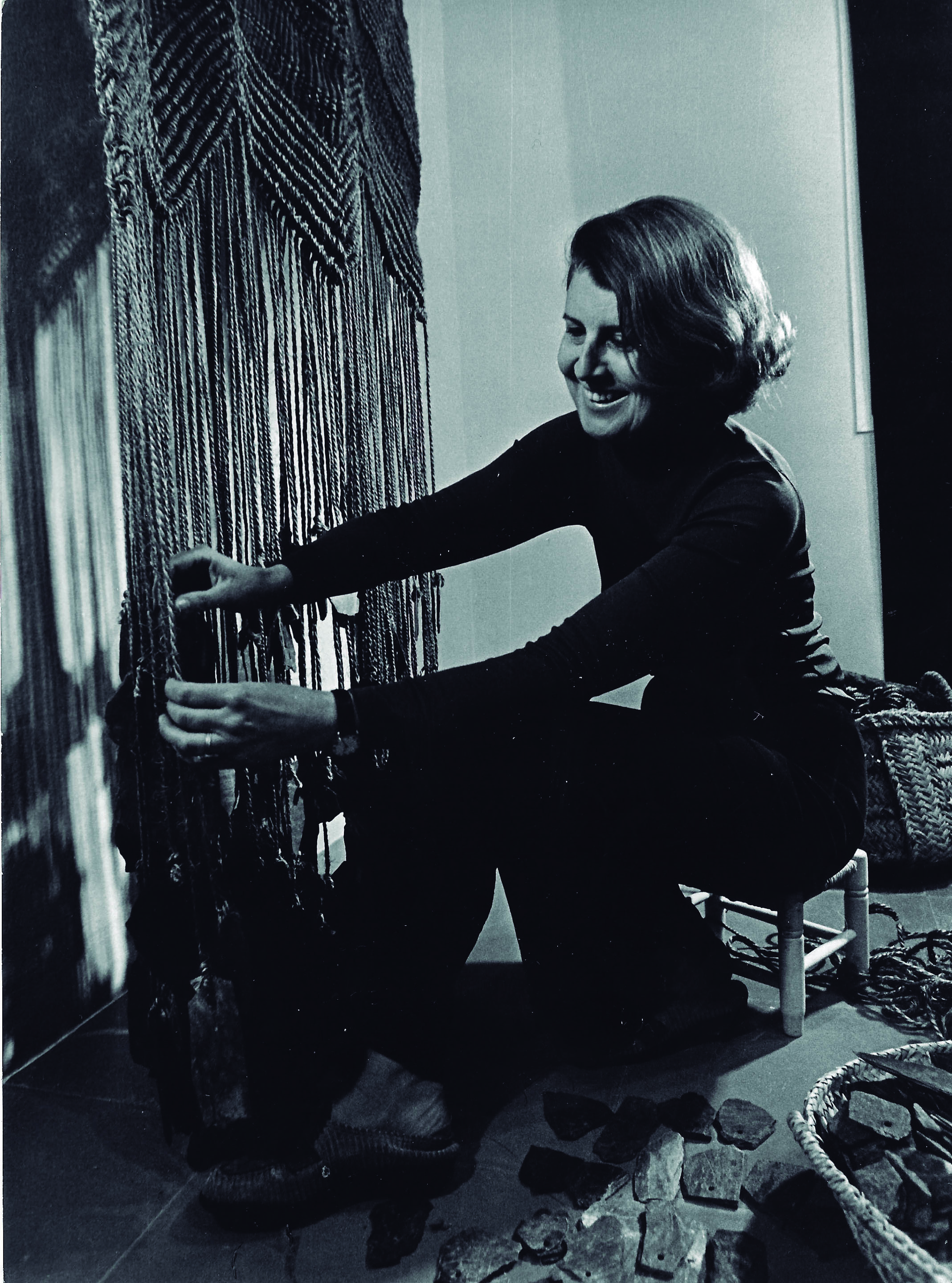 Aur�lia Munoz trabajando en su estudio en los a�os 70.