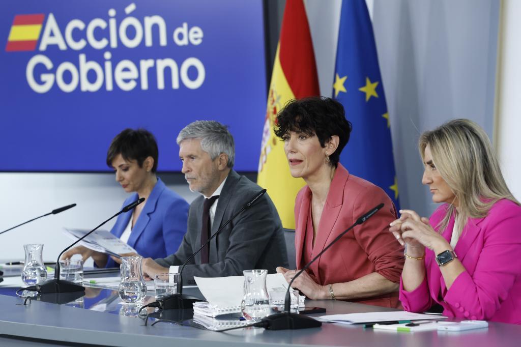 Moncloa y el PSOE acusan a gobiernos del PP de querer "boicotear" la ...