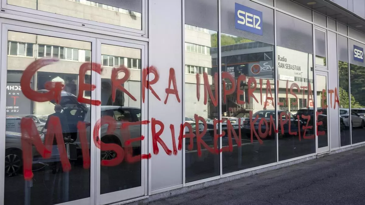La sede de la Cadena Ser en Donostia vandalizada por Jarki