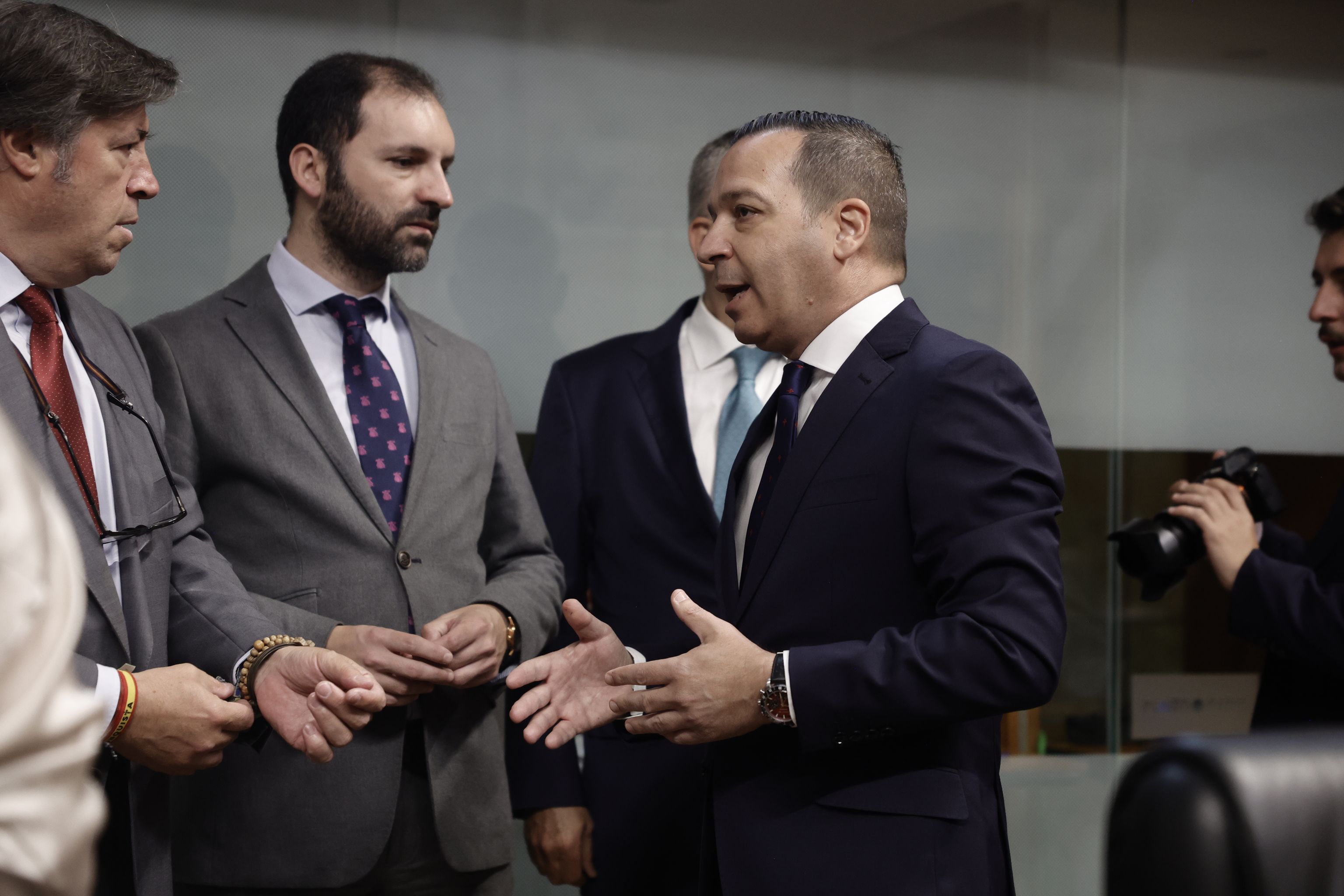 El portavoz parlamentario de Vox en Extremadura, Óscar Fernández Calle, en la Asamblea de la región.