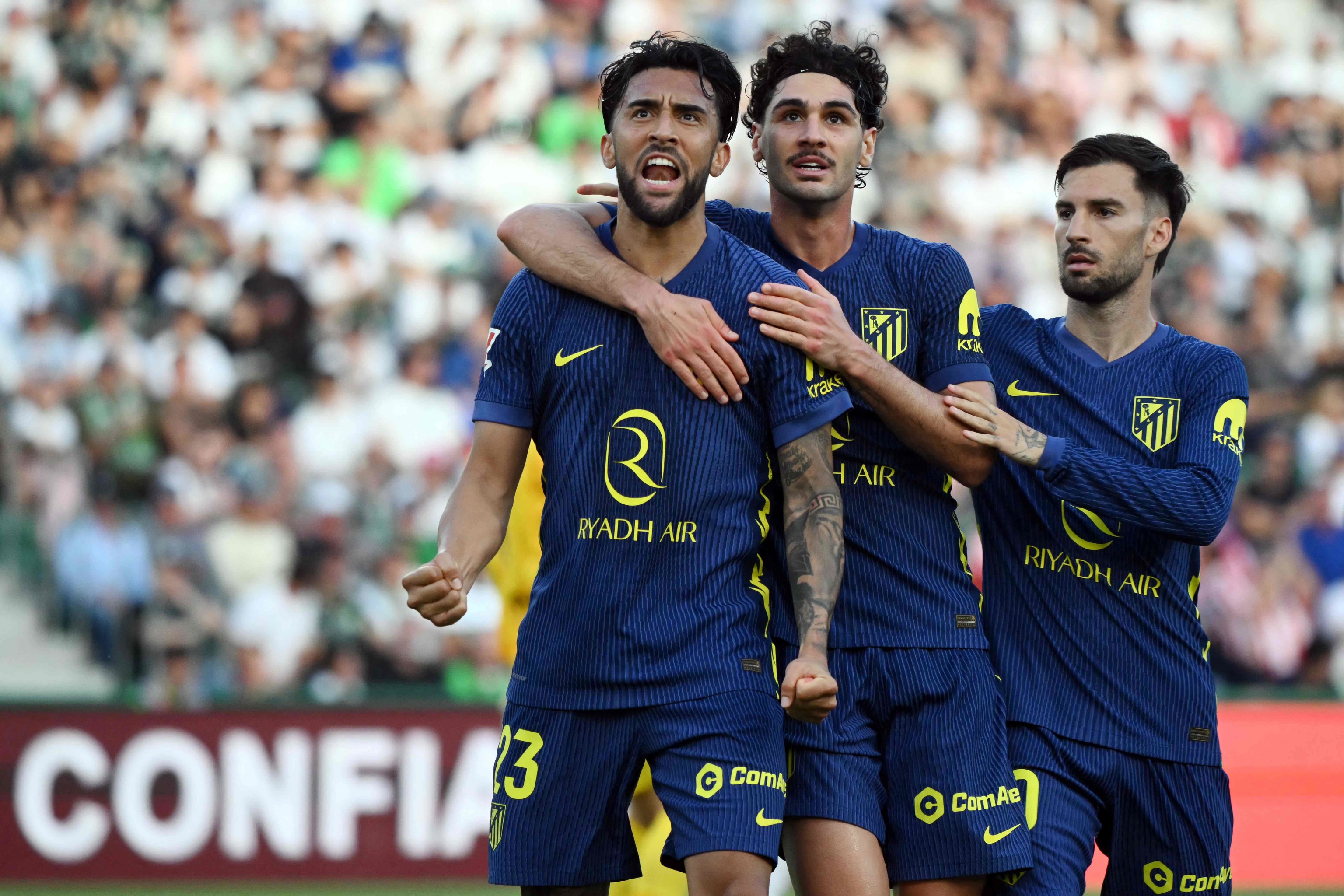 Nico celebra uno de sus tantos en el Mart