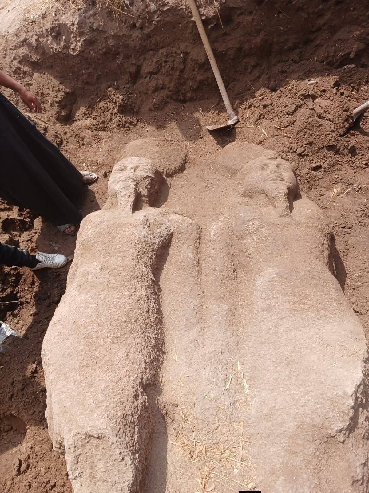 Estatua desenterrada en un yacimiento en El Cairo.