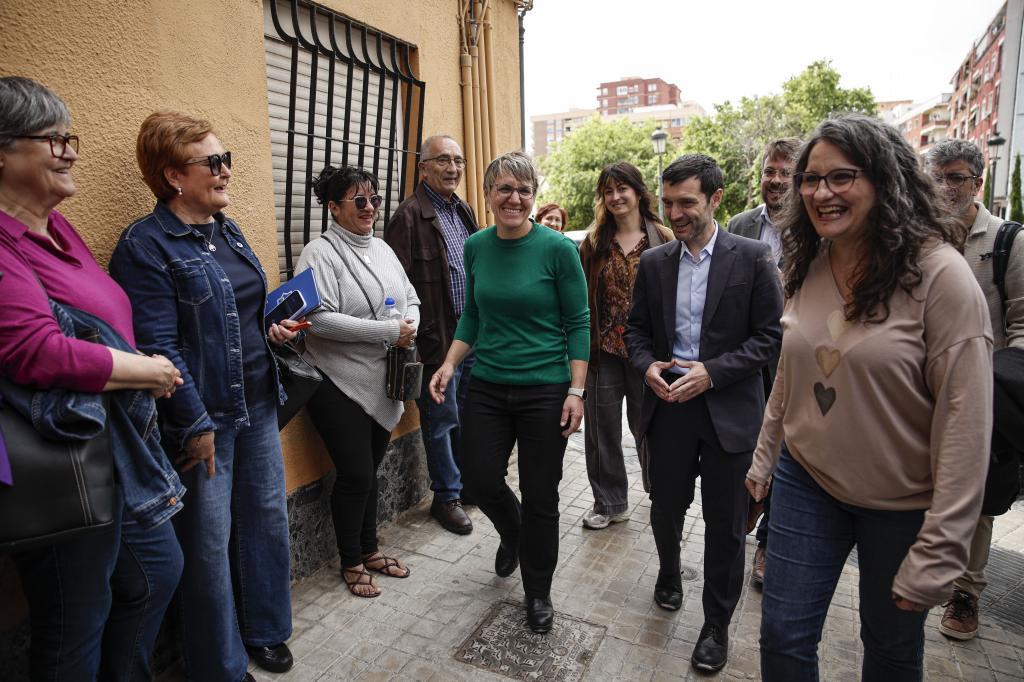 Papi Robles, Pablo Bustinduy y Mónica Oltra, en Valencia.