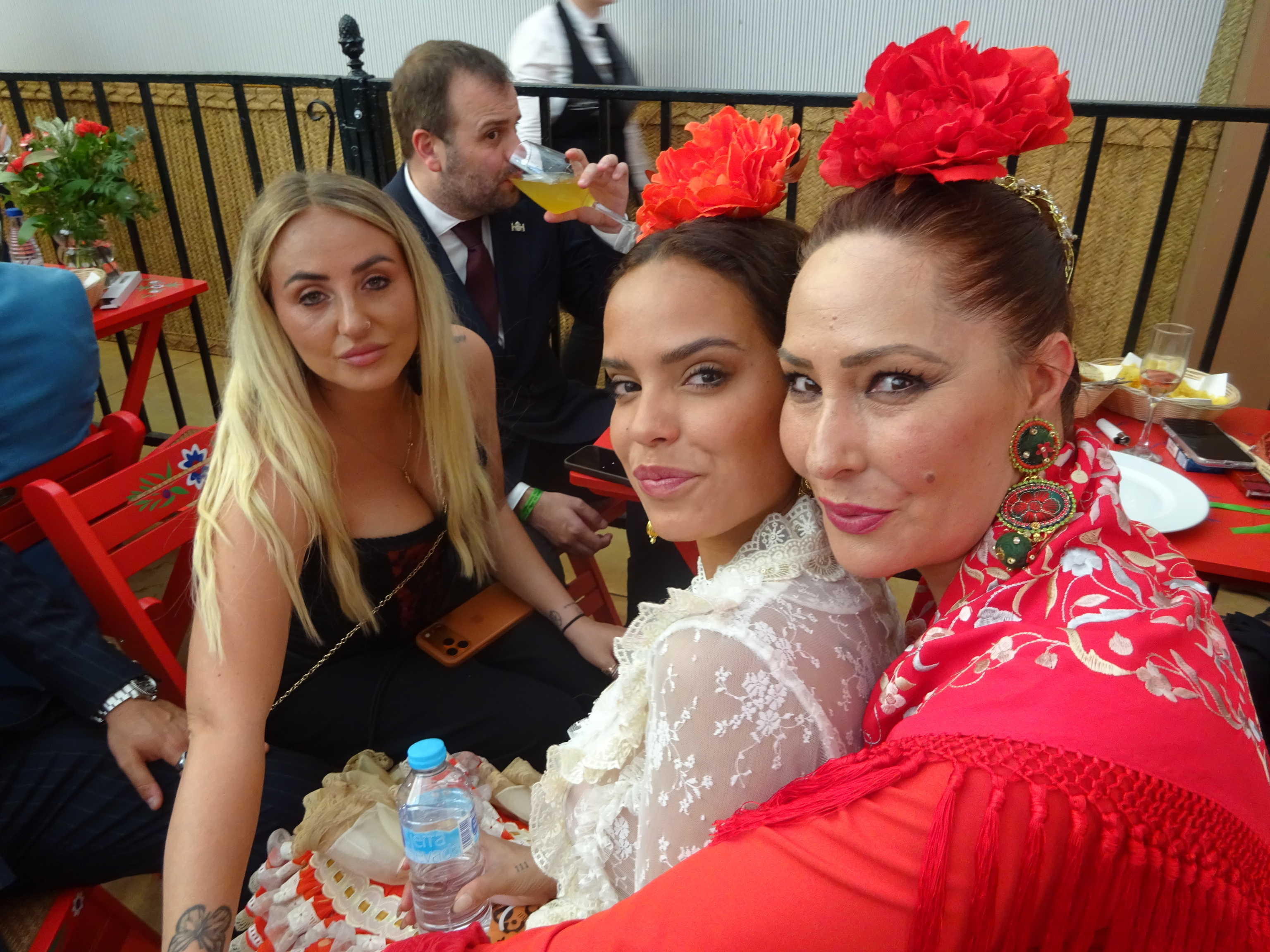 Roc�o Flores, Gloria Camila y Chayo Mohedano.