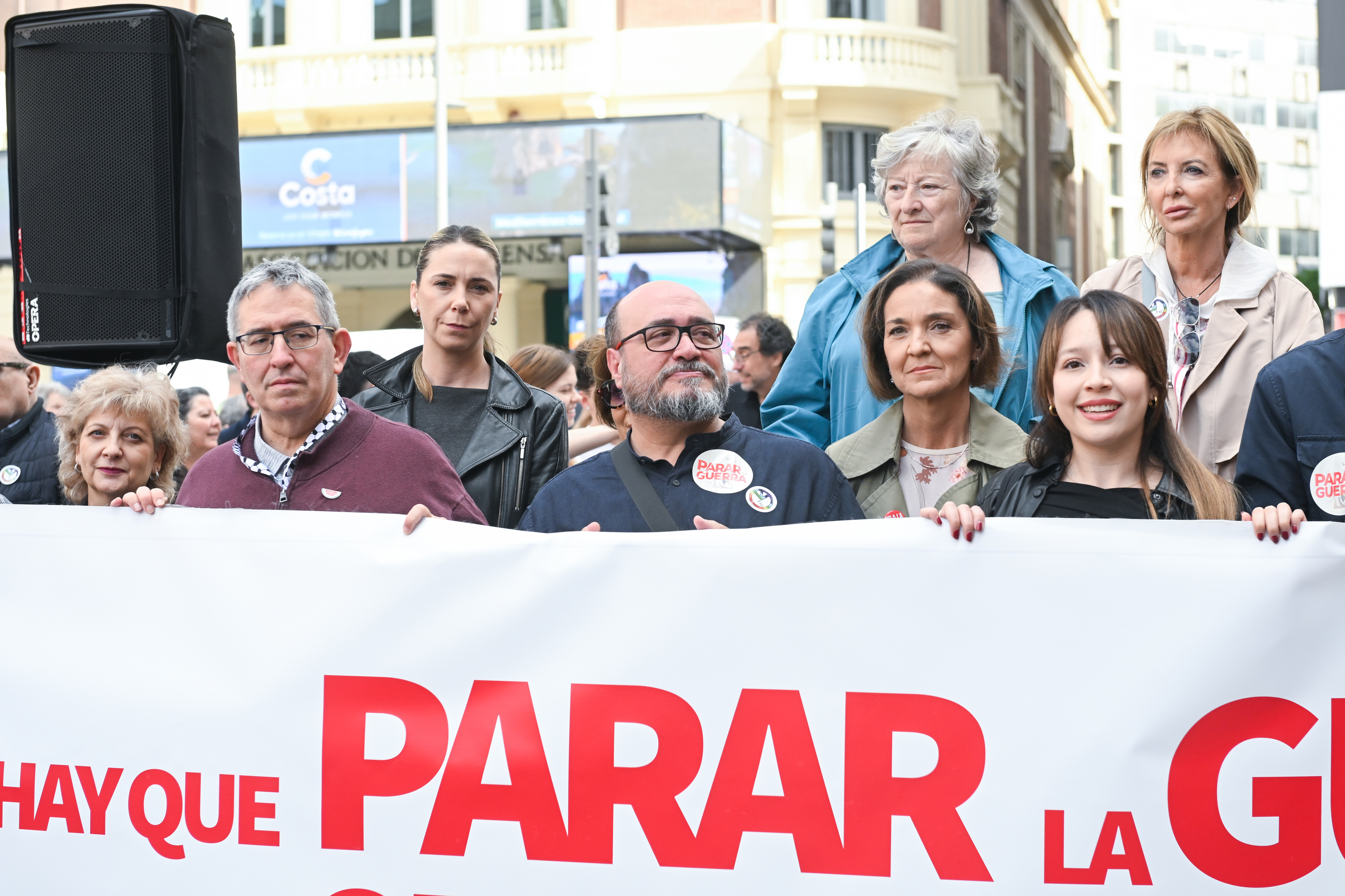 Ortadoğu'da barış için Madrid'de yüzlerce kişi “savaşa hayır” diye bağırdı