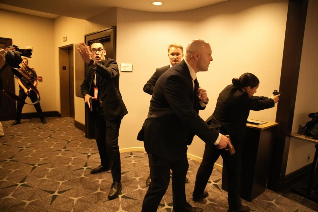 Personal de seguridad en activo tras el suceso.