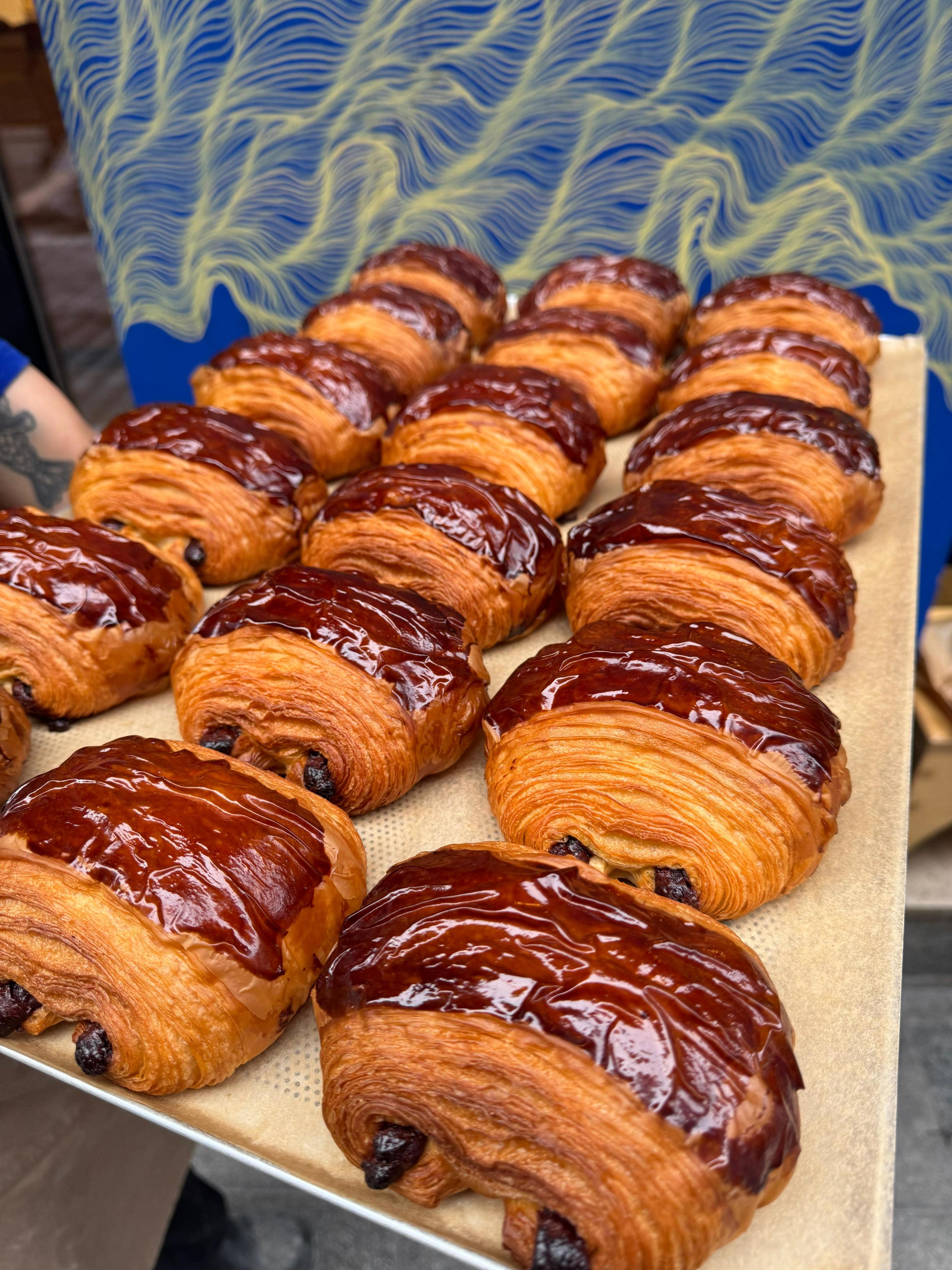 Bandeja de 'pain au chocolat'.