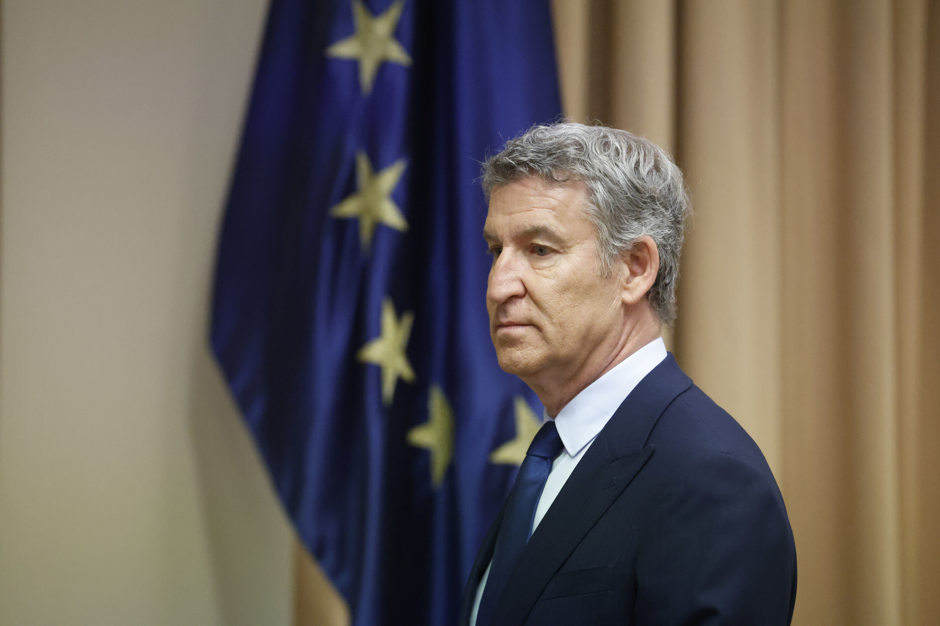 El presidente del PP, Alberto N��ez Feij�o, inaugura la jornada "A un a�o del gran apag�n", organizada por el Grupo Popular en el Congreso, este lunes