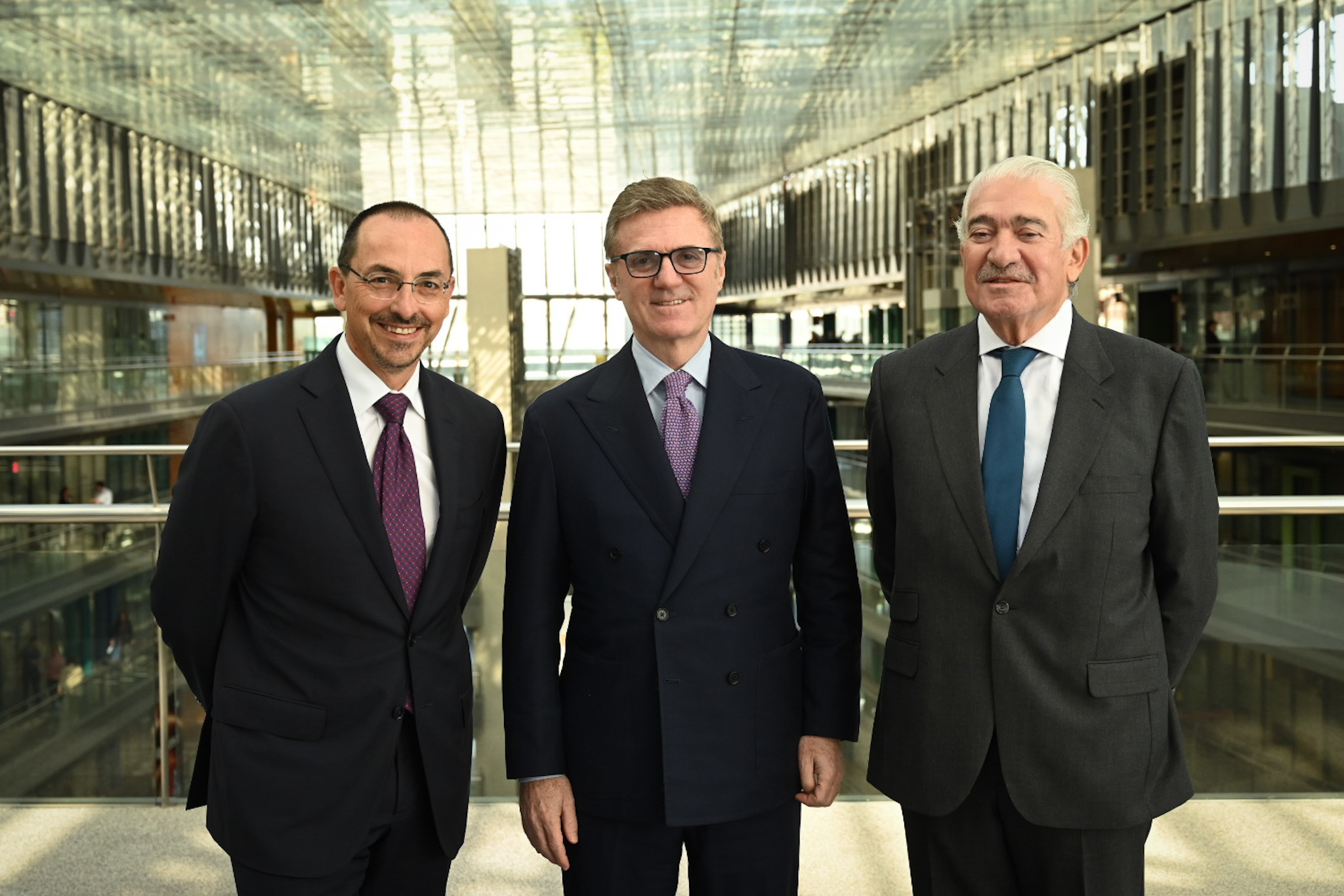 De izq. a dcha. Gianni Vittorio Armani, nuevo consejero delegado de Endesa; Flavio Cattaneo, CEO del Grupo Enel, y Jos� Bogas, consejero externo de Endesa.