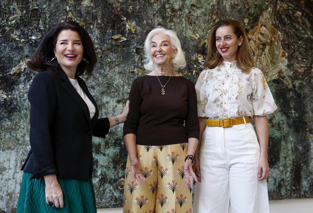 Hortensia Herrero, junto a sus hijas Hortensia y Amparo Roig.
